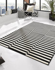 Tapis tissé plat rayé Noir et Blanc MALMÖ – STUDIO DECO