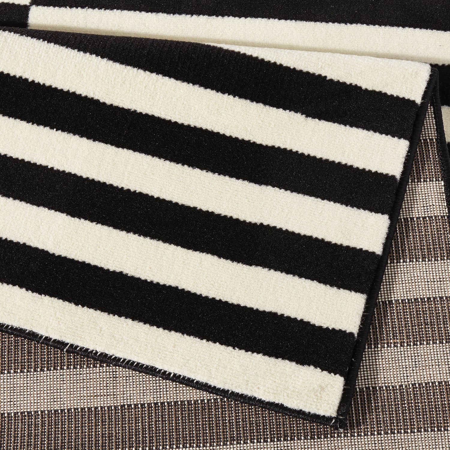 Tapis tissé plat rayé Noir et Blanc MALMÖ – STUDIO DECO