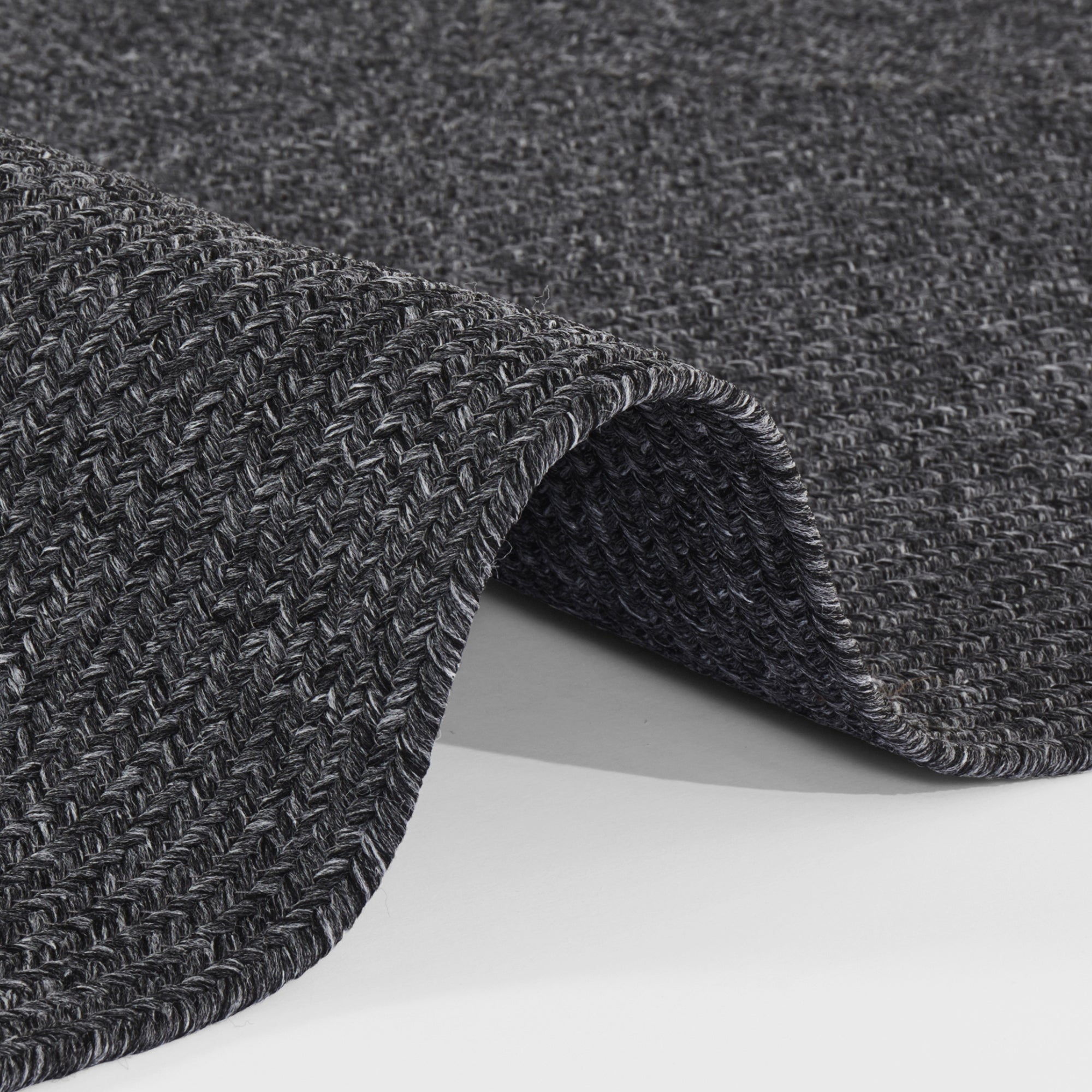 Tapis d'extérieur aspect jute ZADO Anthracite – STUDIO DECO