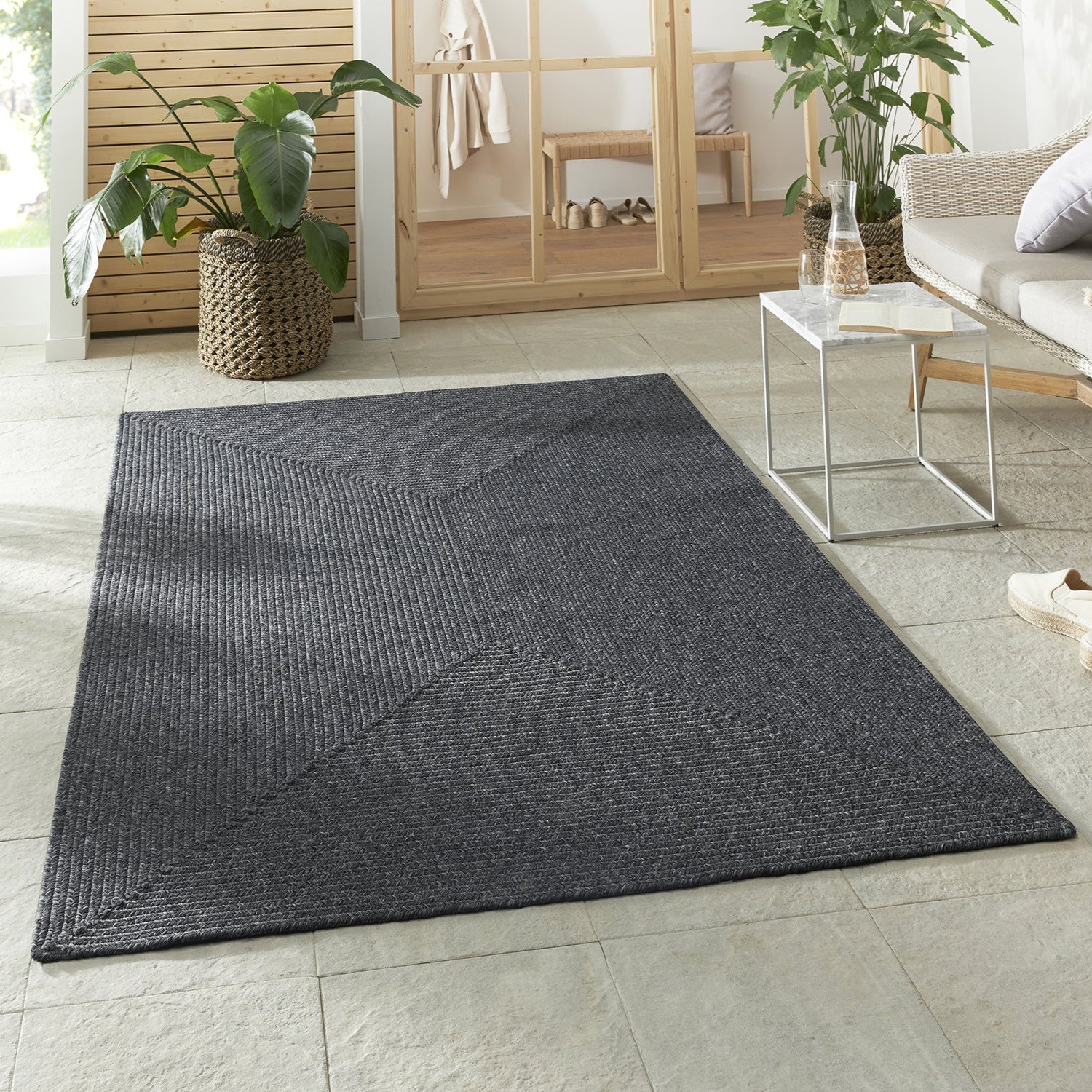Tapis d'extérieur aspect jute ZADO Anthracite – STUDIO DECO