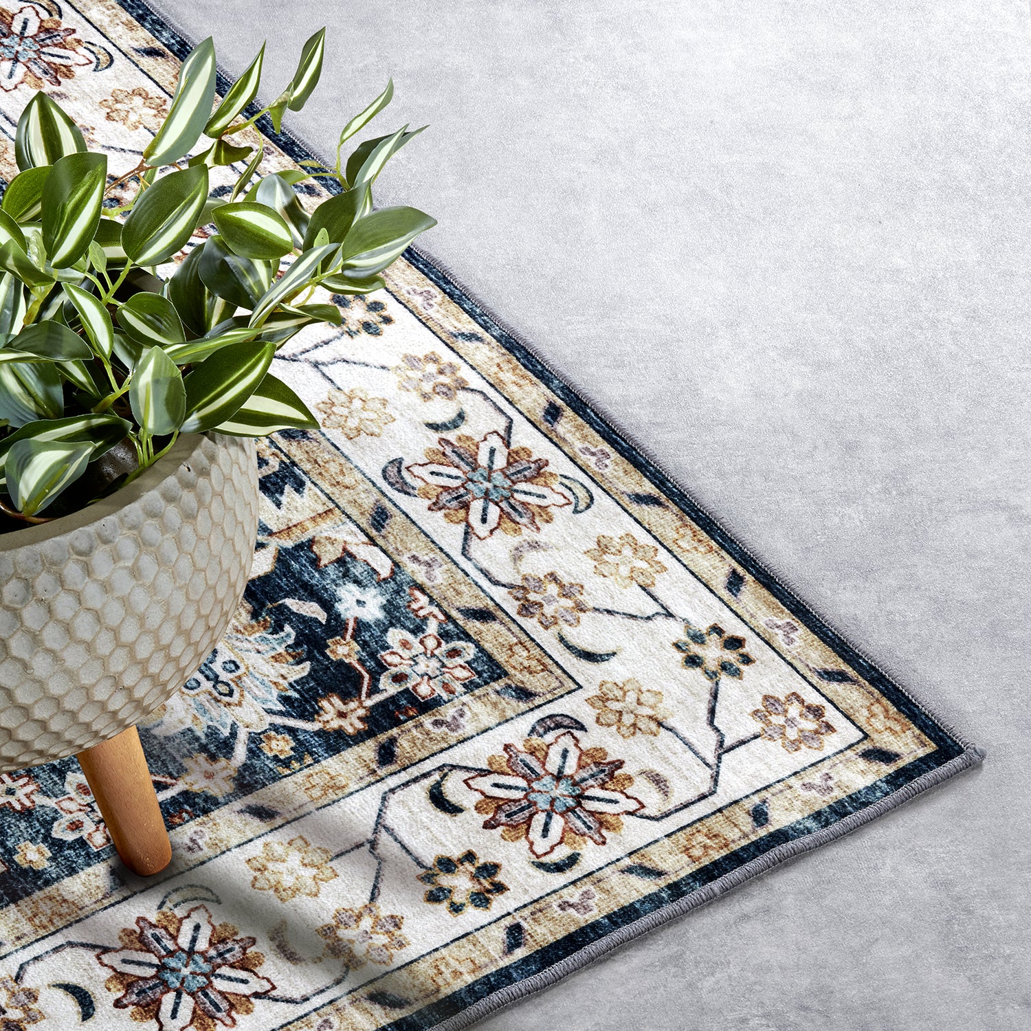 Tapis à motifs Oriental Vintage Bleu Crème - ELLE Decoration – STUDIO DECO