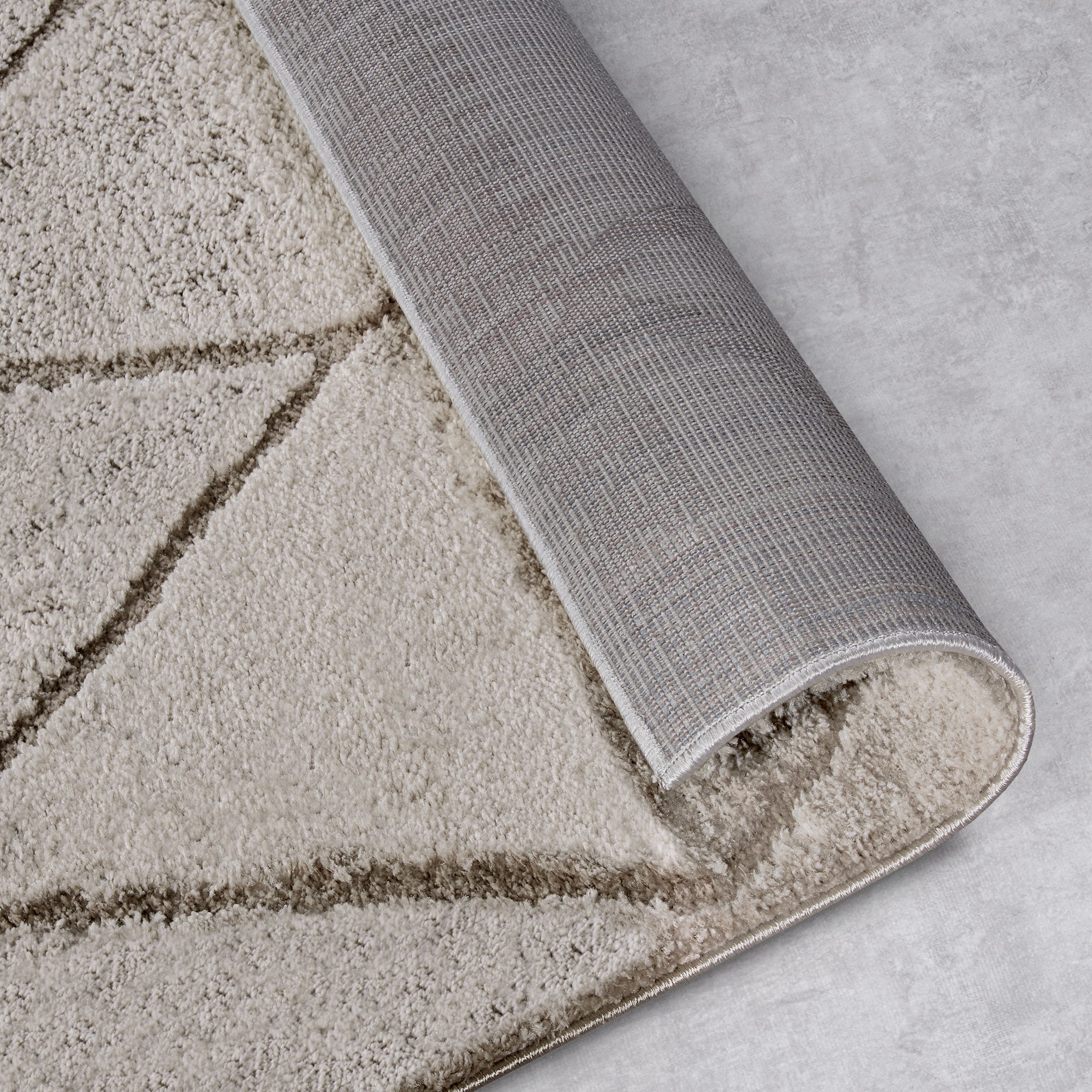 Tapis à poils longs Perrotin Beige - ELLE Decoration – STUDIO DECO