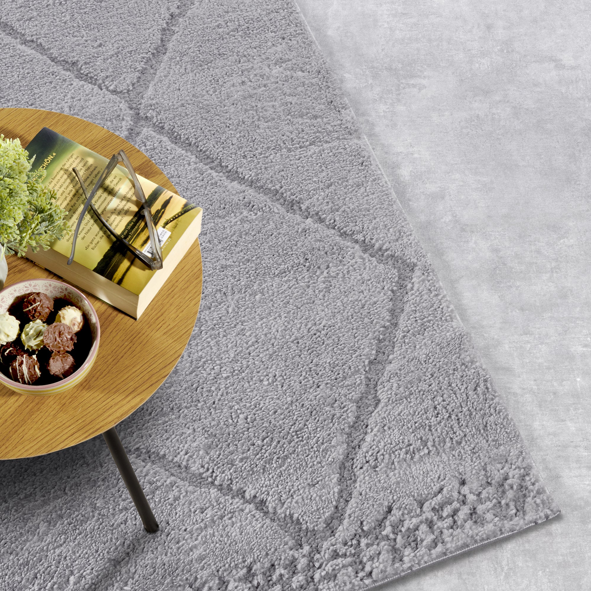 Tapis à poils longs Perrotin Gris - ELLE Decoration – STUDIO DECO