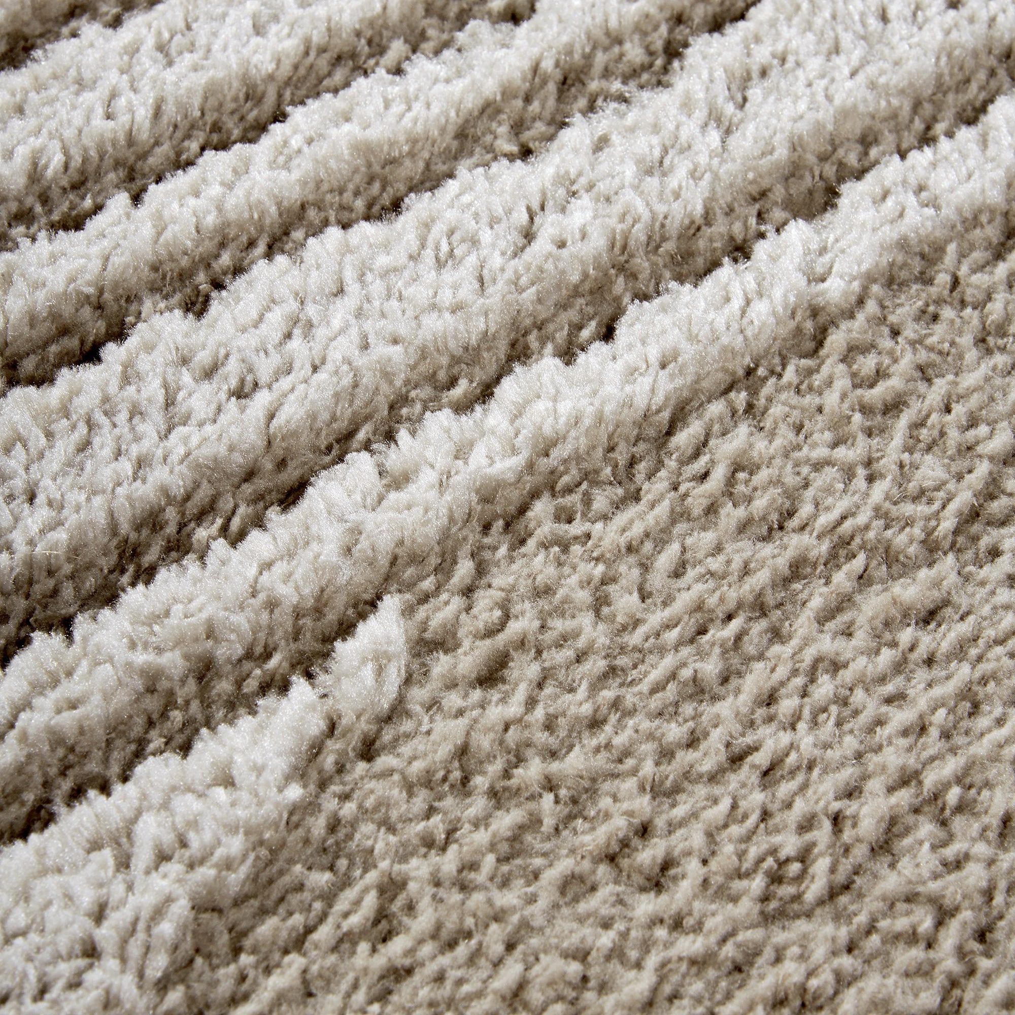 Tapis à poils longs Bartoux Beige - ELLE Decoration – STUDIO DECO