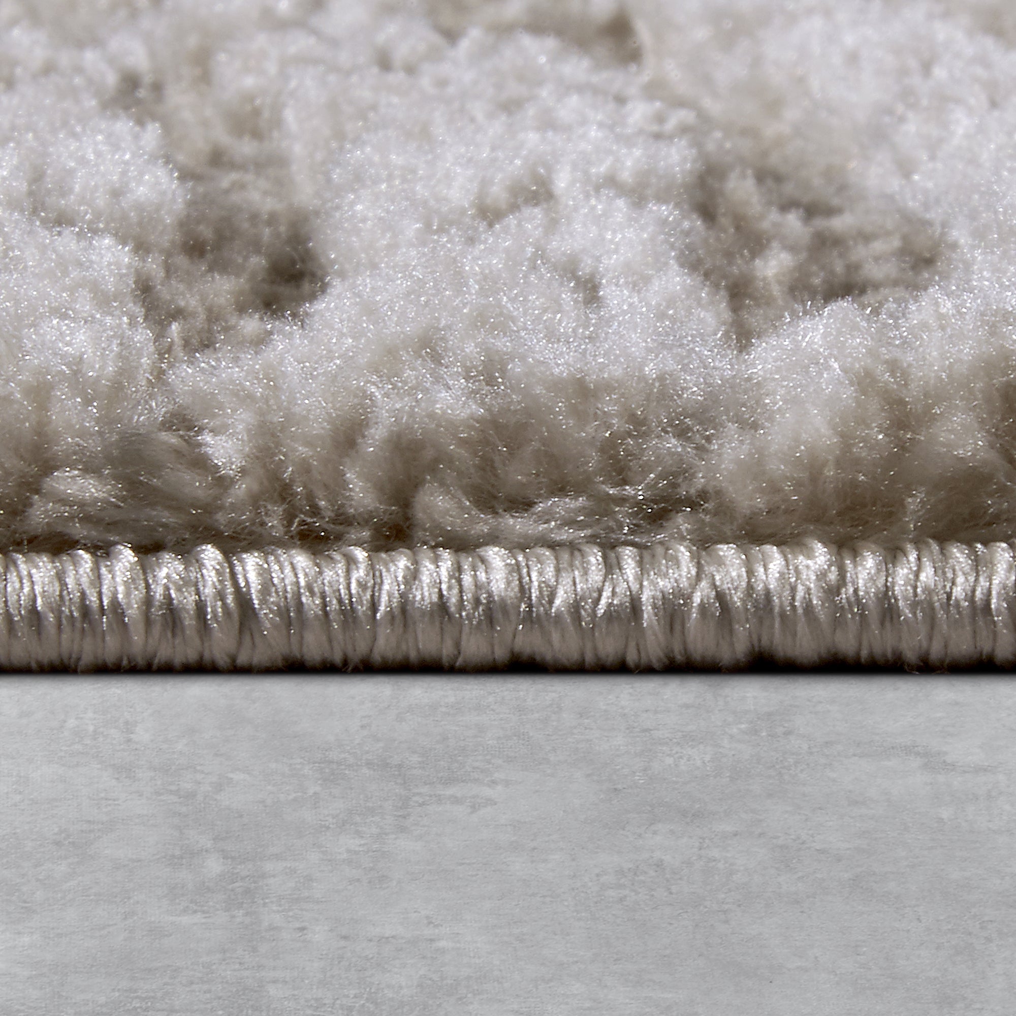 Tapis à poils longs Chappe Beige - ELLE Decoration – STUDIO DECO