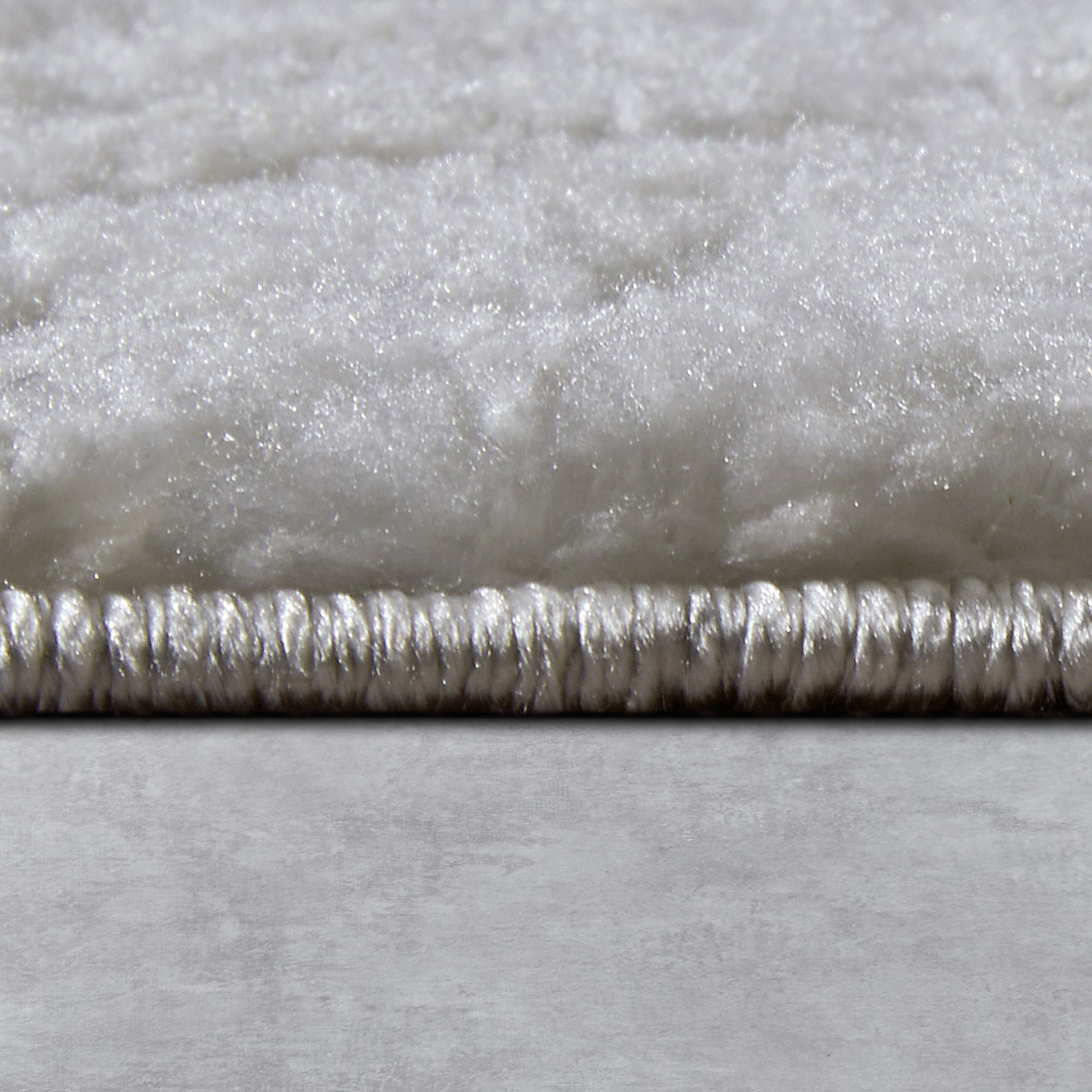 Tapis à poils longs Chappe Crème - ELLE Decoration – STUDIO DECO