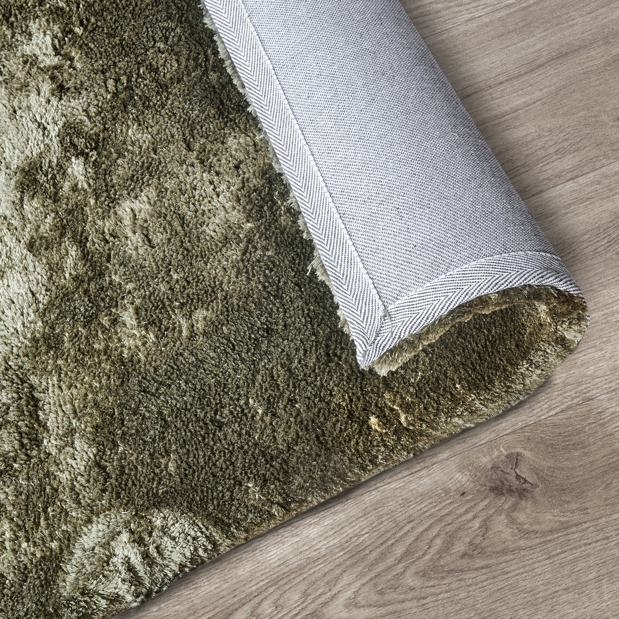 Tapis Moelleux à Poils Longs Vert - ELLE Decoration – STUDIO DECO