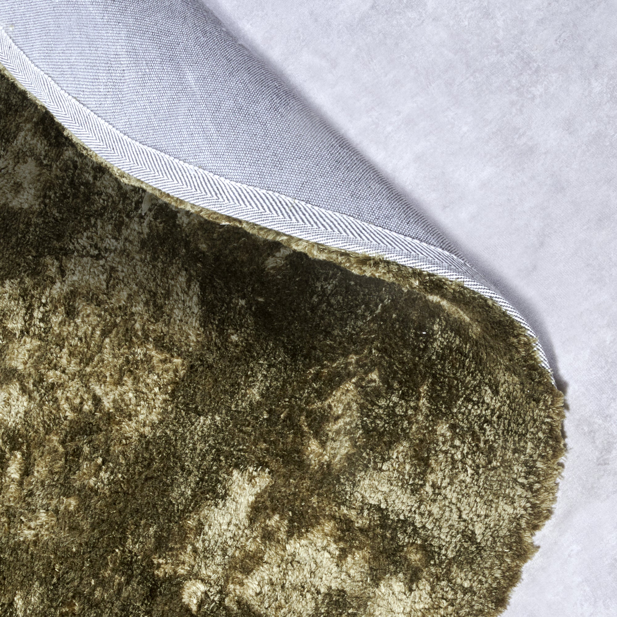 Tapis Rond Moelleux à Poils Longs Vert - ELLE Decoration – STUDIO DECO