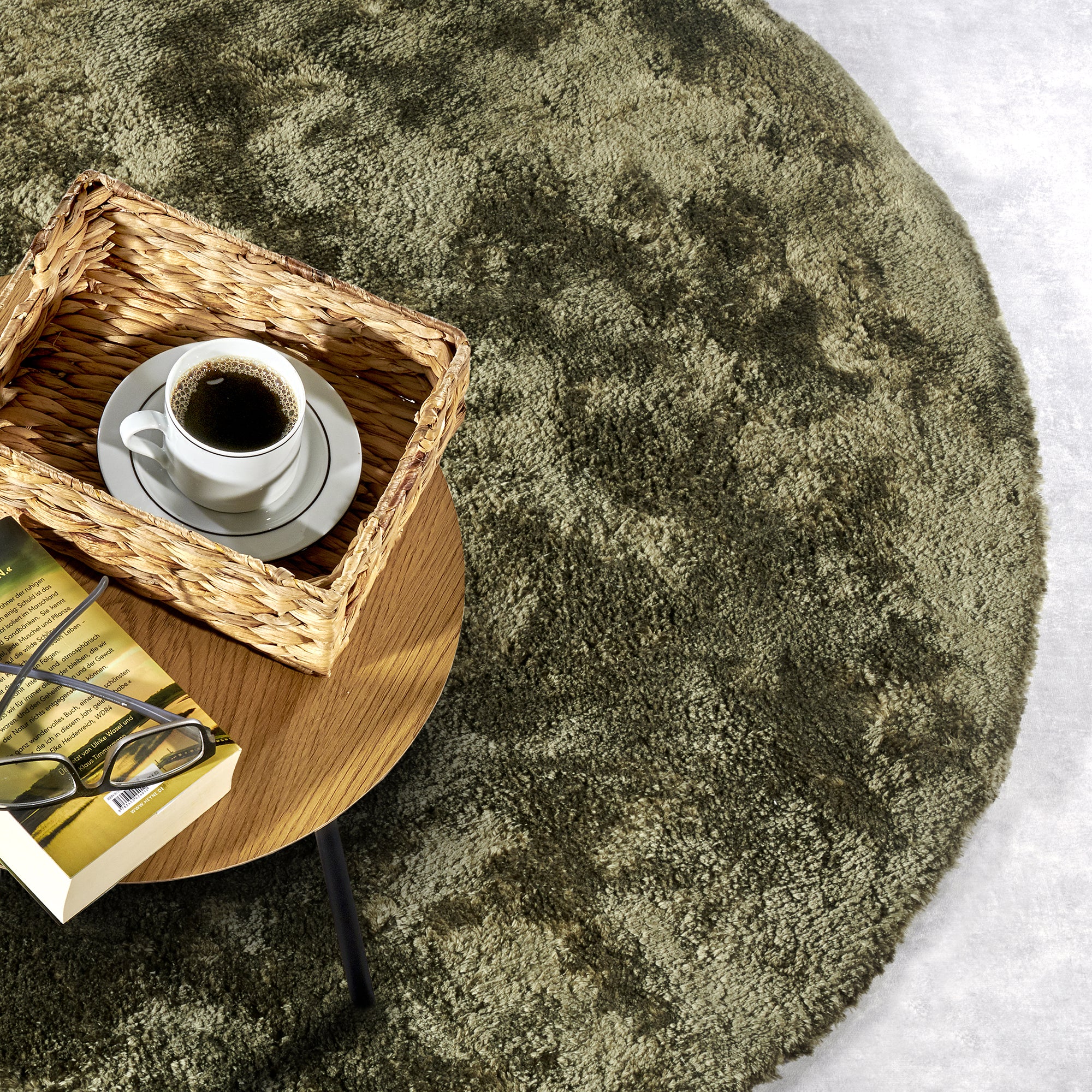 Tapis Rond Moelleux à Poils Longs Vert - ELLE Decoration – STUDIO DECO