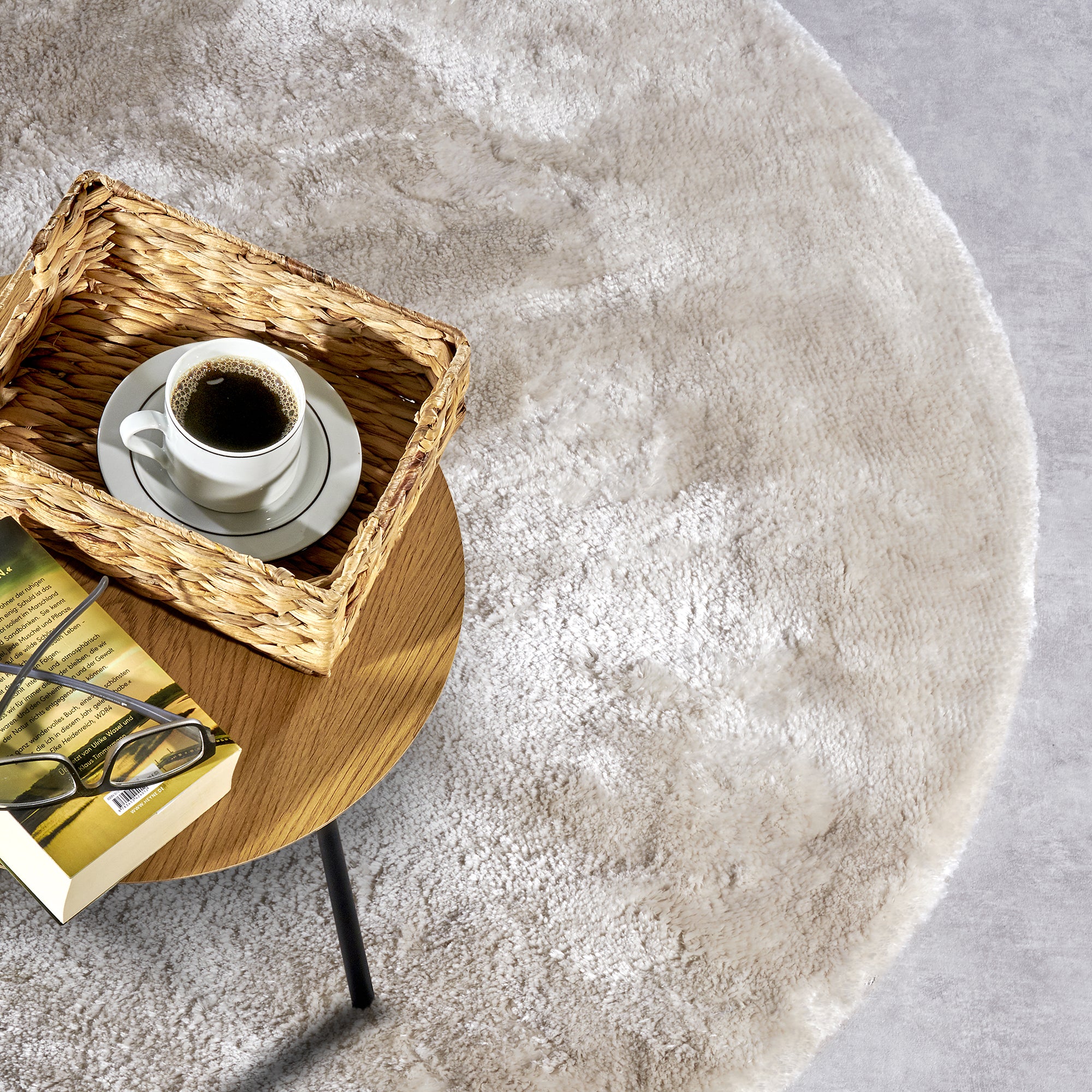 Tapis Rond Moelleux à Poils Longs Crème - ELLE Decoration – STUDIO DECO