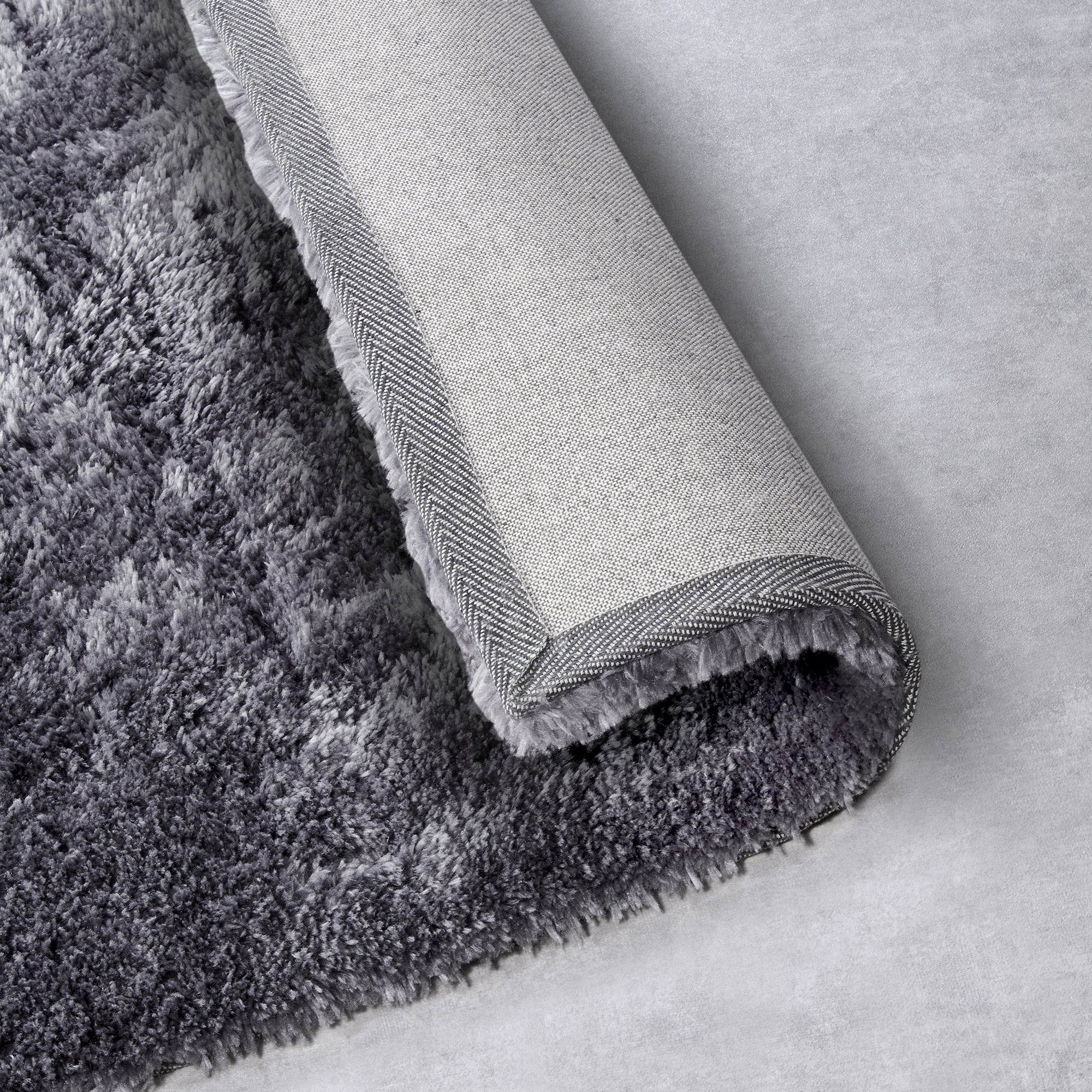 Tapis poils longs 38mm OLA Anthracite – STUDIO DECO