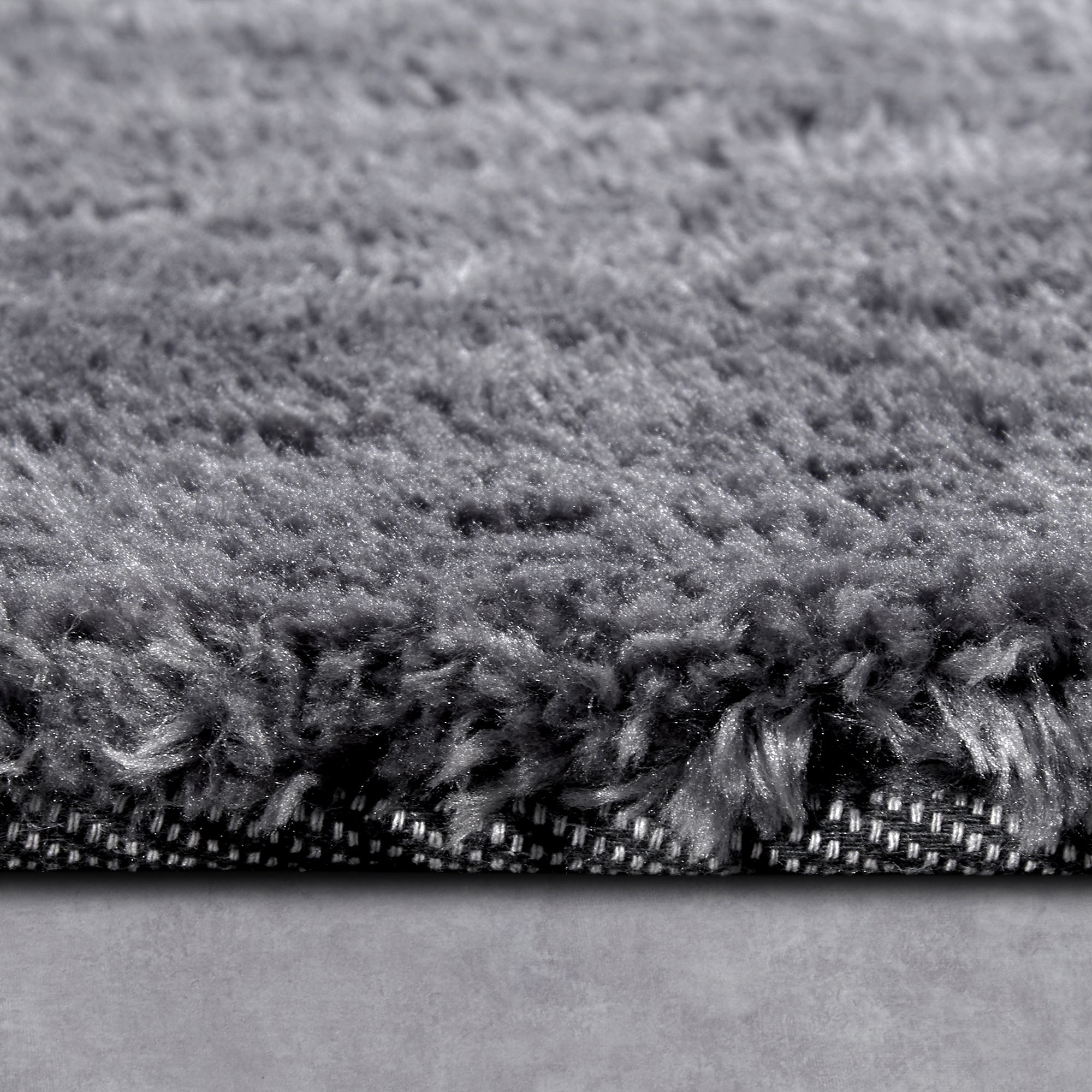 Tapis poils longs 38mm OLA Anthracite – STUDIO DECO