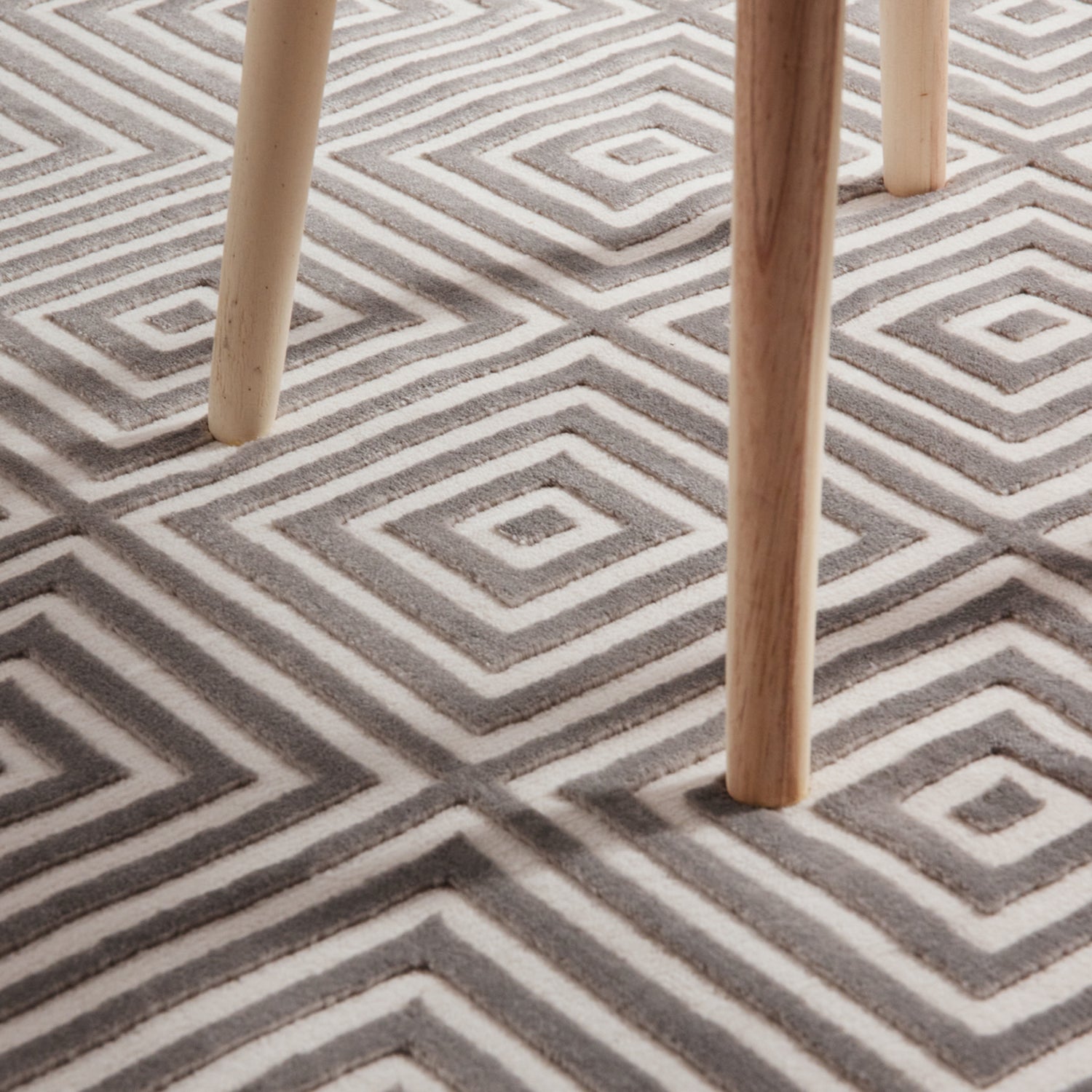 Tapis en relief Carrés Gris - ELLE Décoration – STUDIO DECO