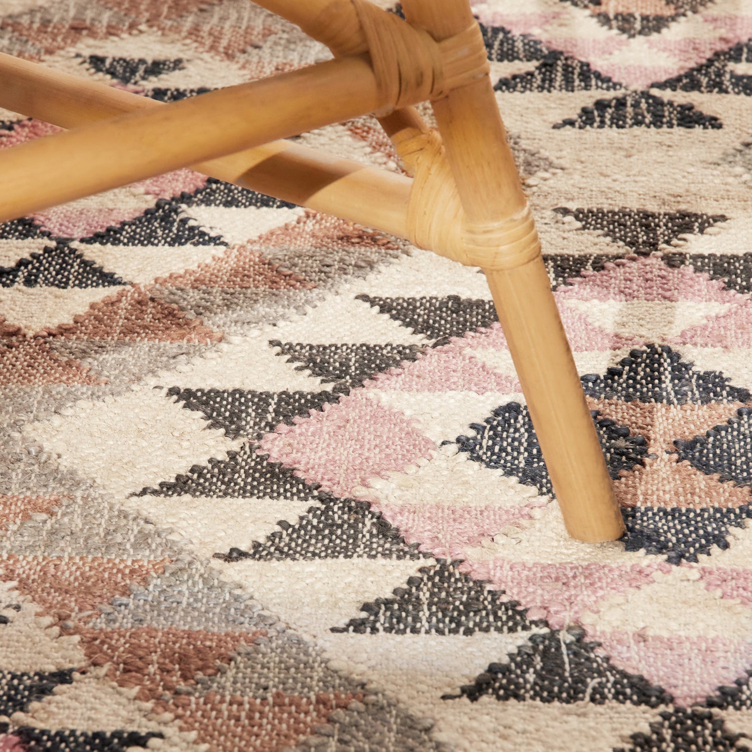 Tapis Kilim Jute à Franges SHANA - ELLE Decoration – STUDIO DECO