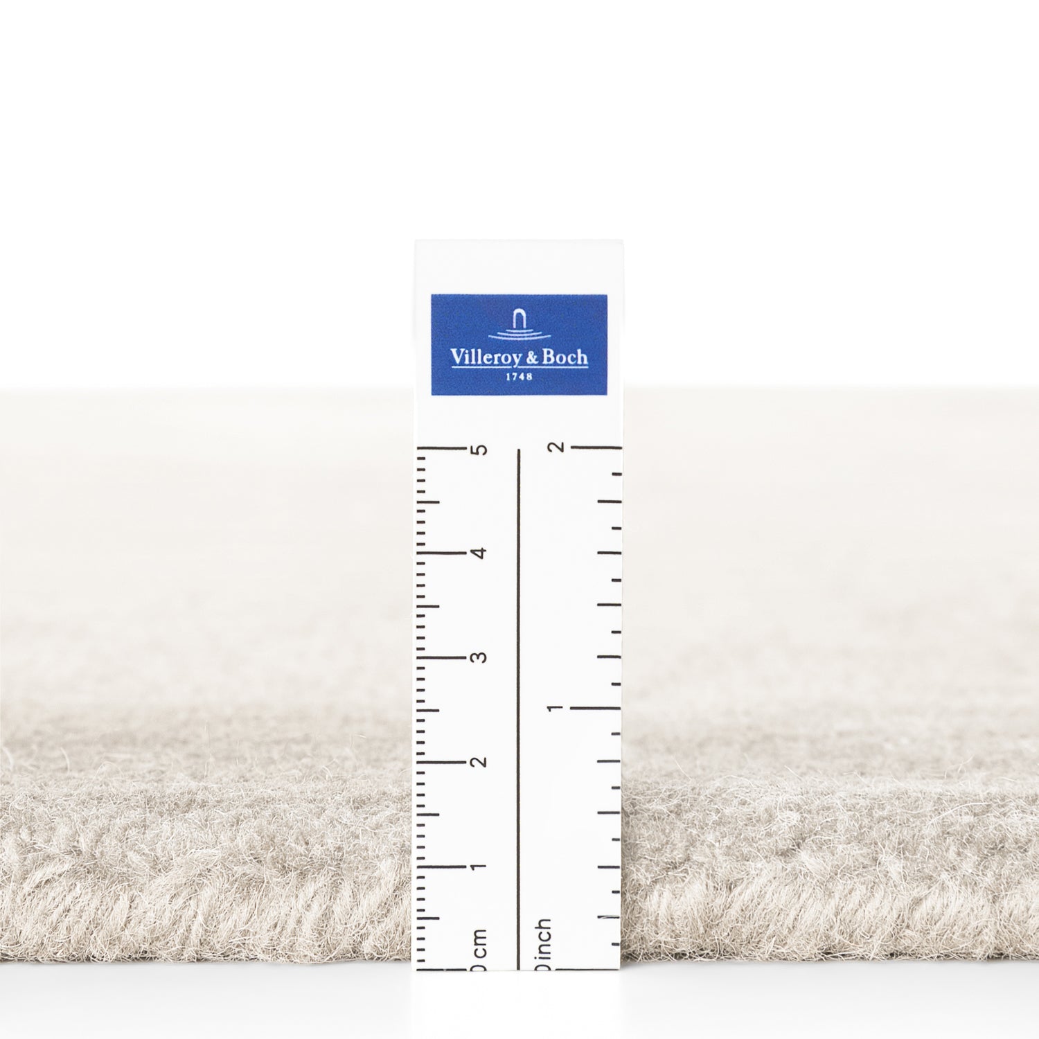 Tapis en laine de forme organique tufté main Crème - Villeroy &amp; Boch – STUDIO DECO