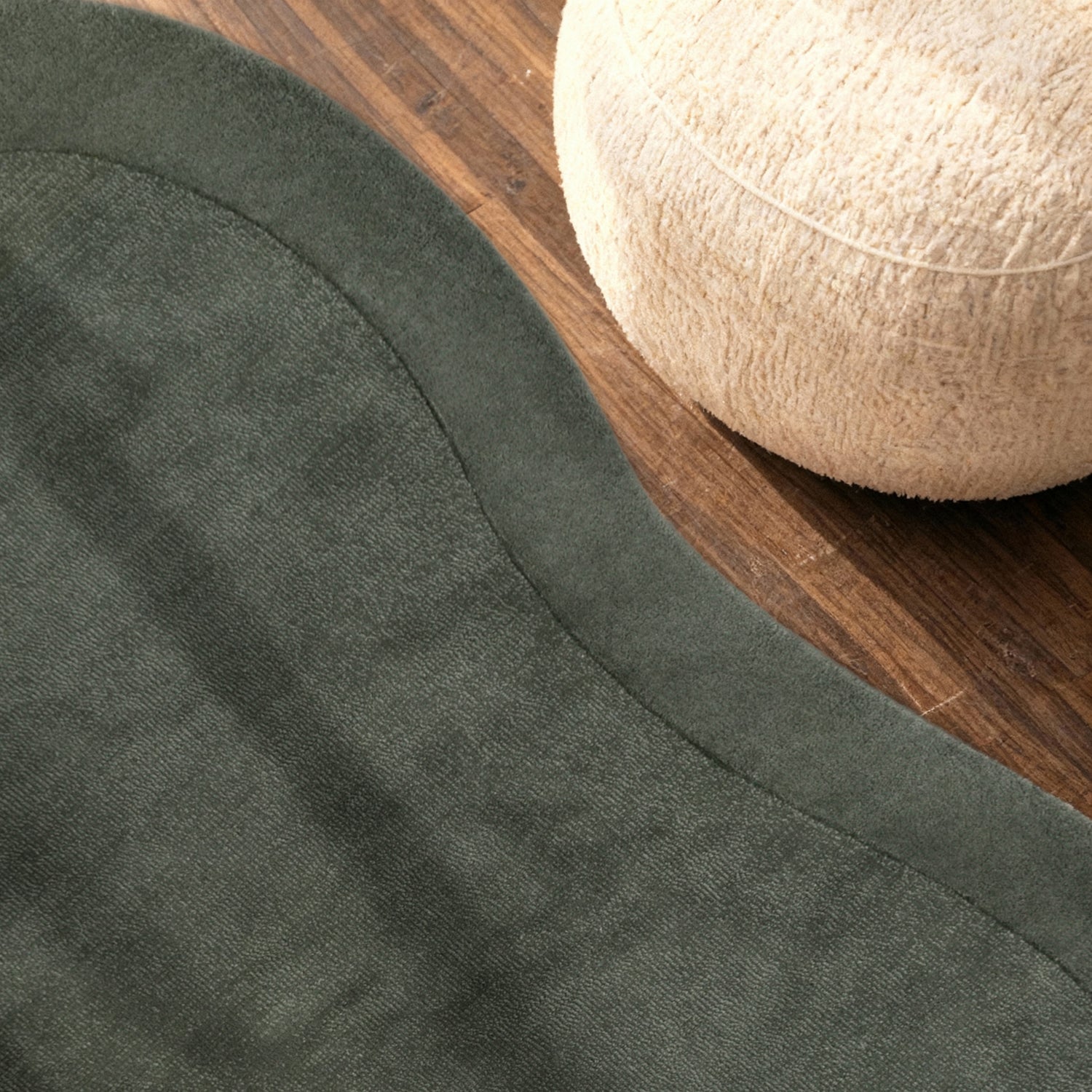 Tapis en laine de forme organique tufté main Vert - Villeroy & Boch – STUDIO DECO