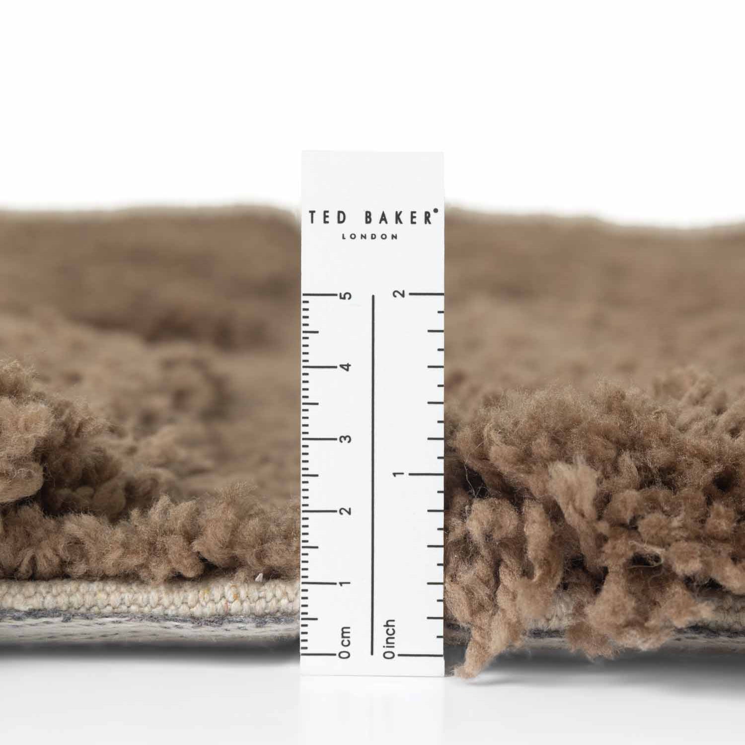 Tapis à poils longs en relief Marron - Ted Baker