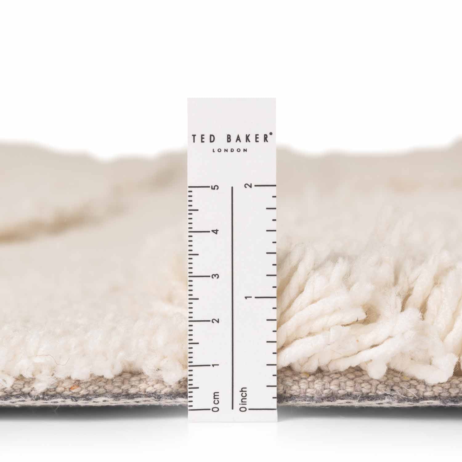 Tapis à poils longs en relief Crème - Ted Baker