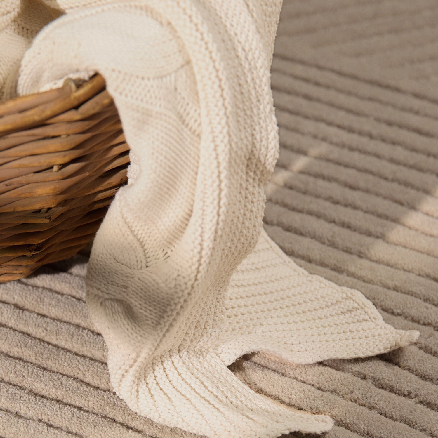 Tapis Rond Laine Sculpté Main Spirale Beige - Ted Baker