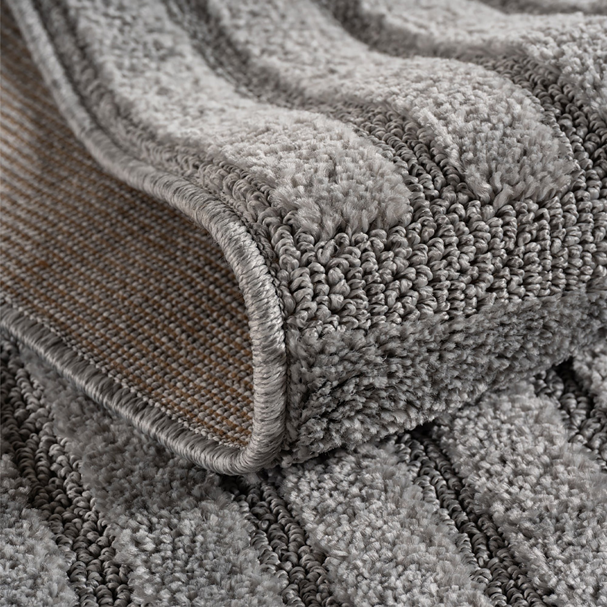 Tapis à motifs en relief Damier Gris – STUDIO DECO