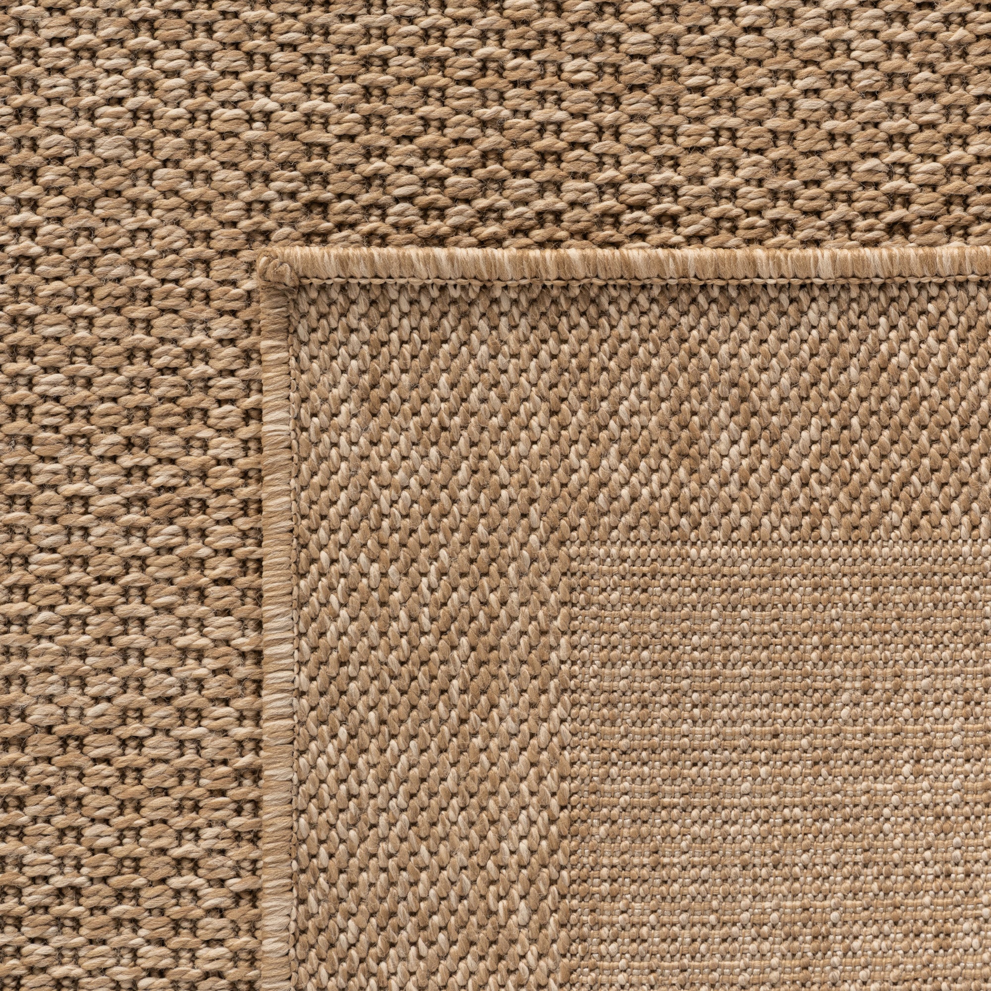 Tapis Aspect jute à contours – STUDIO DECO