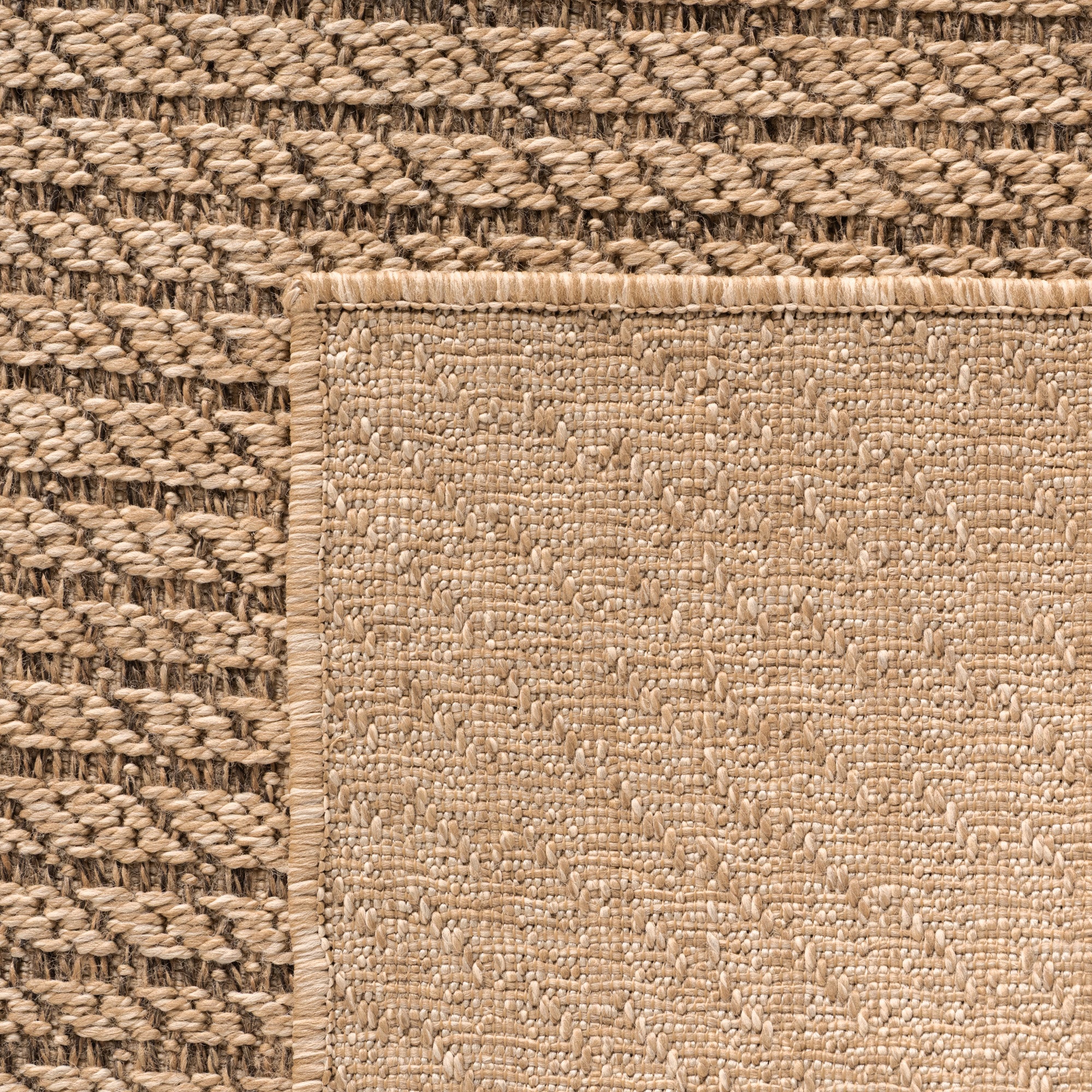 Tapis Aspect jute à motifs géométrique – STUDIO DECO