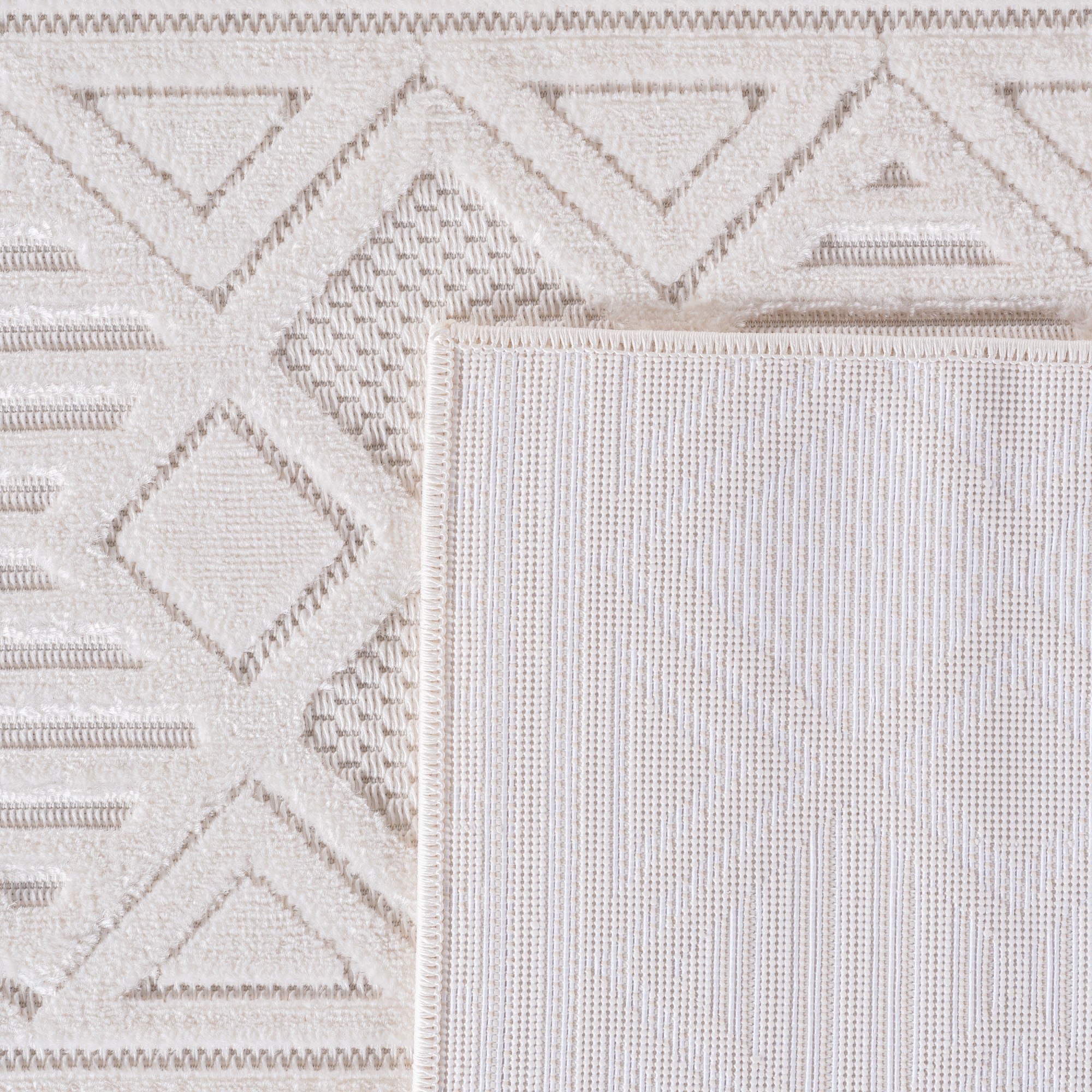 Tapis Scandinave à motifs en relief SANDVIKA – STUDIO DECO
