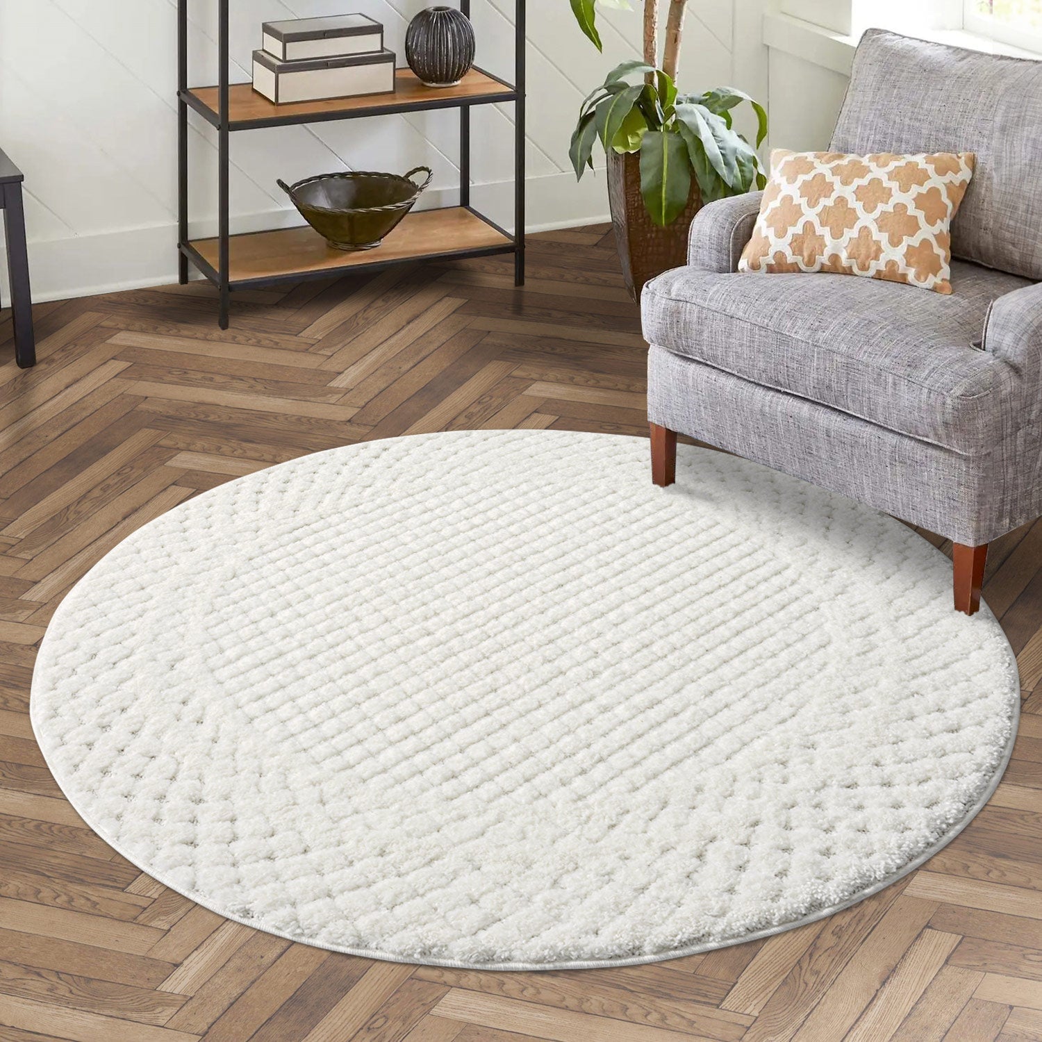 Tapis MIO rond à poils longs et relief blanc – STUDIO DECO