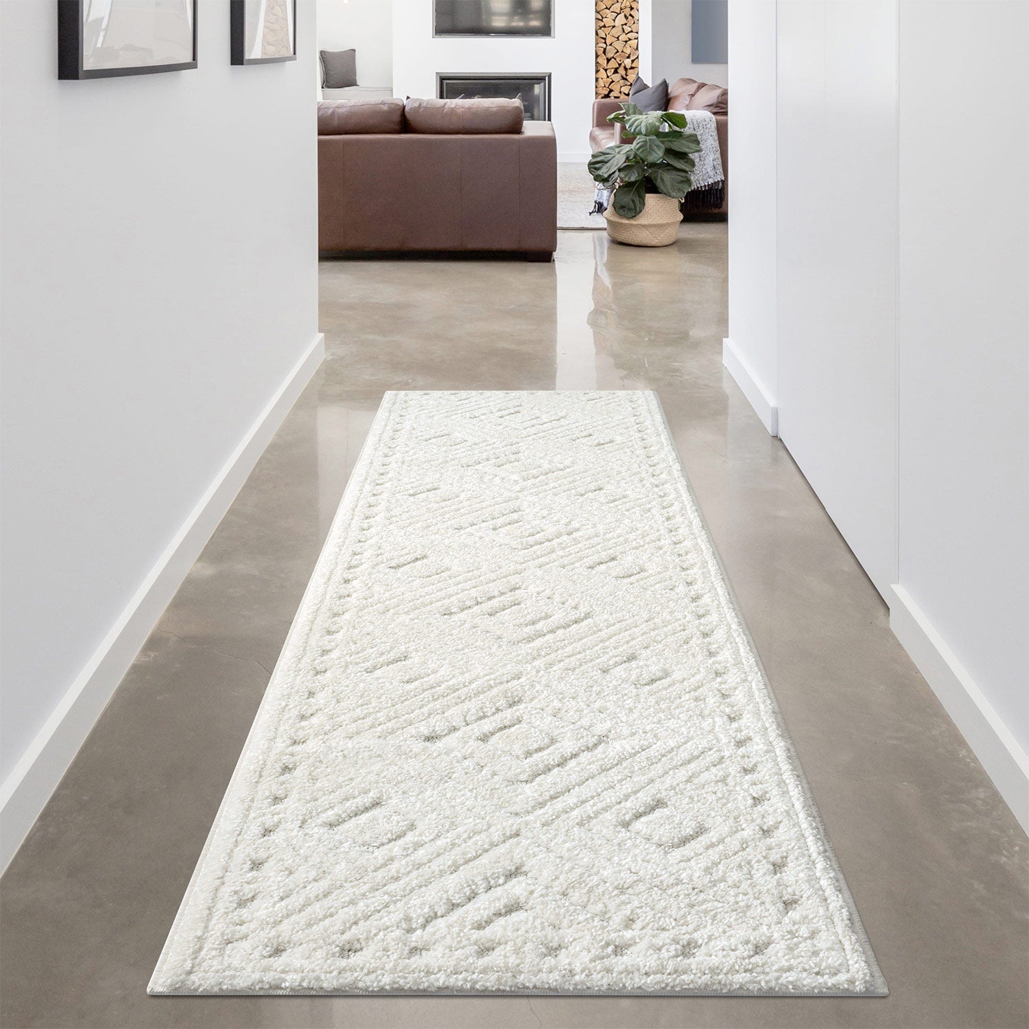 Tapis AERA à poils longs et relief blanc – STUDIO DECO
