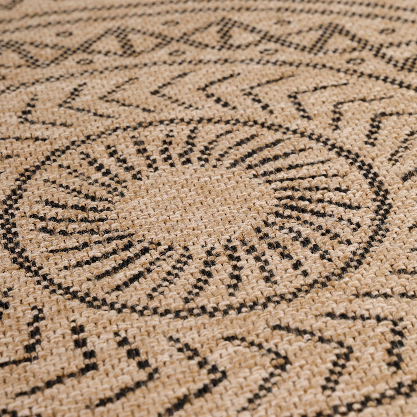 Tapis Naturel aspect jute motifs géométrique Beige et Noir