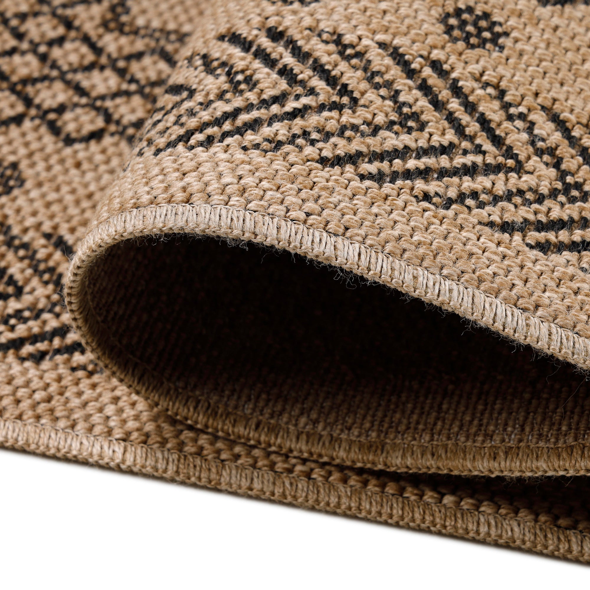 Tapis Naturel aspect jute motifs géométrique Beige et Noir – STUDIO DECO