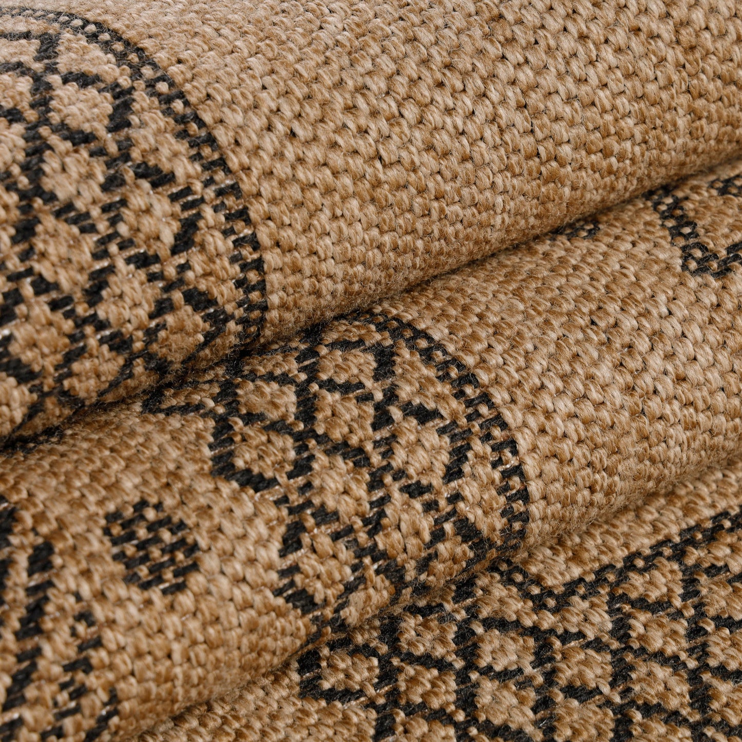 Tapis Naturel aspect jute motifs géométrique Beige et Noir