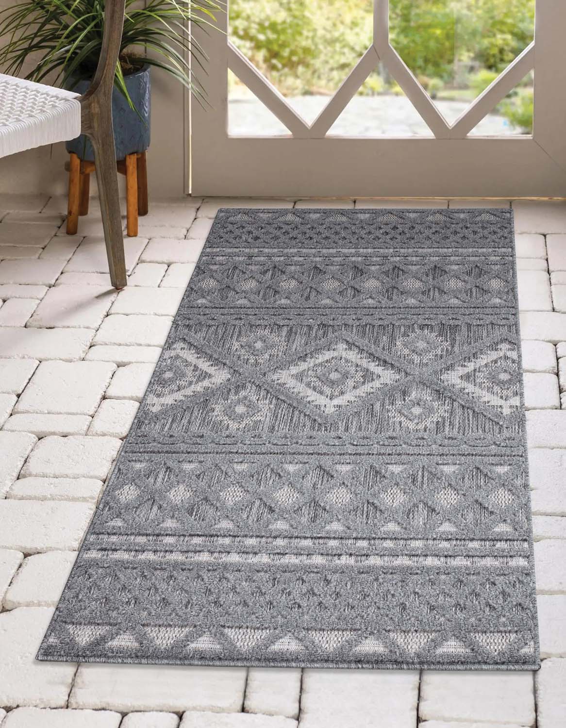 Tapis Intérieur/Extérieur à motif relief vintage Anthracite – STUDIO DECO