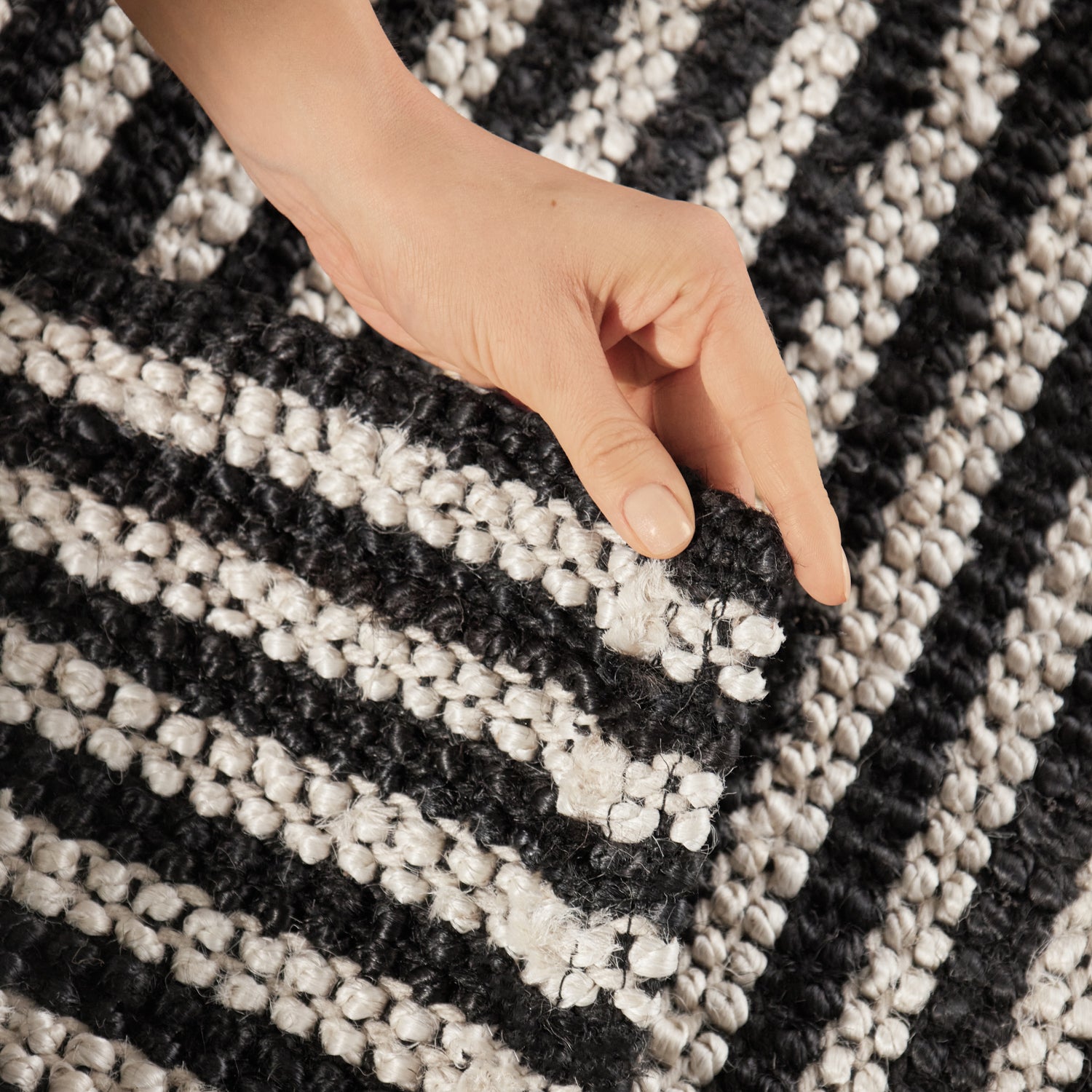 Tapis en jute naturelle bouclée Noir et Blanc