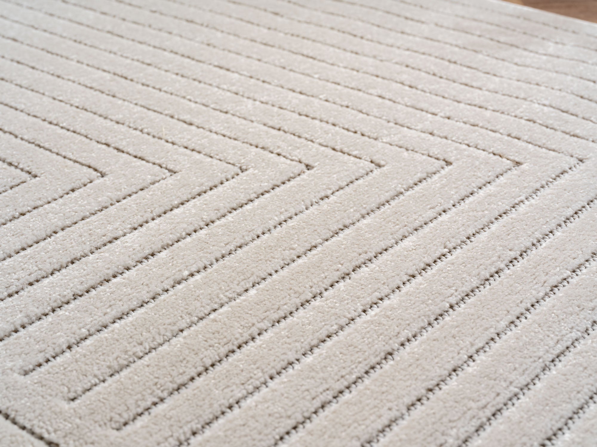 Tapis poils courts à relief NOLAN Crème – STUDIO DECO