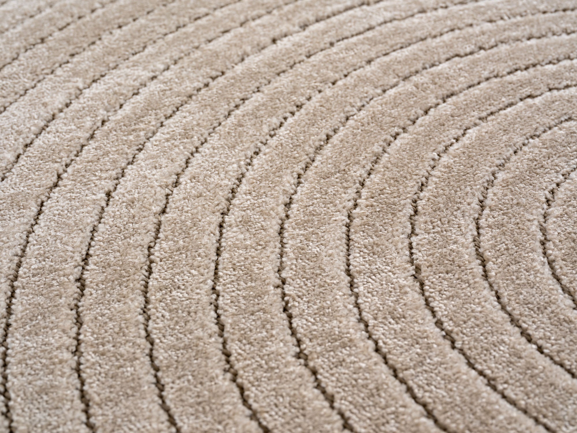 Tapis poils courts à relief PAOLA Beige – STUDIO DECO