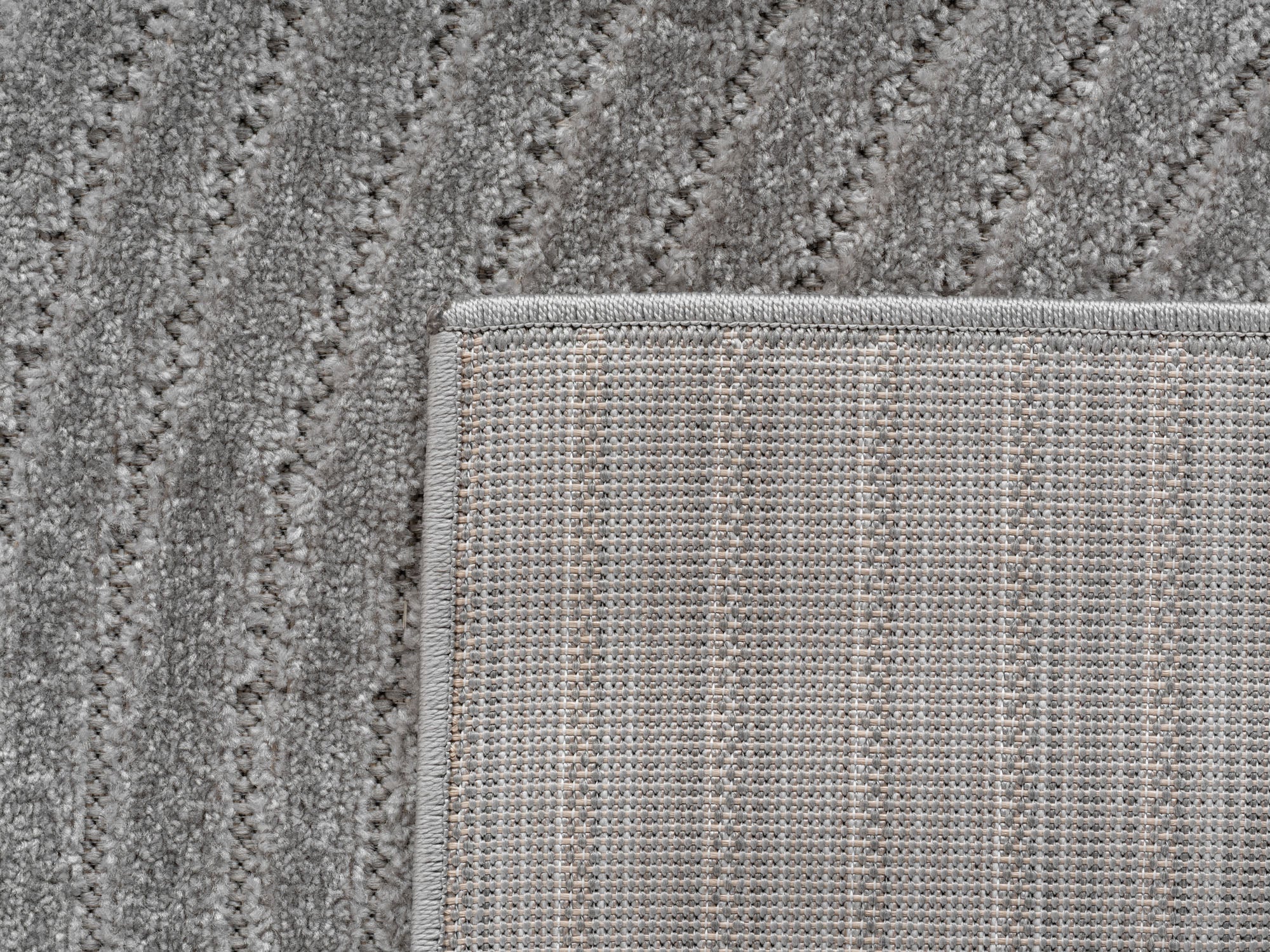 Tapis poils courts à relief PAOLA Gris – STUDIO DECO