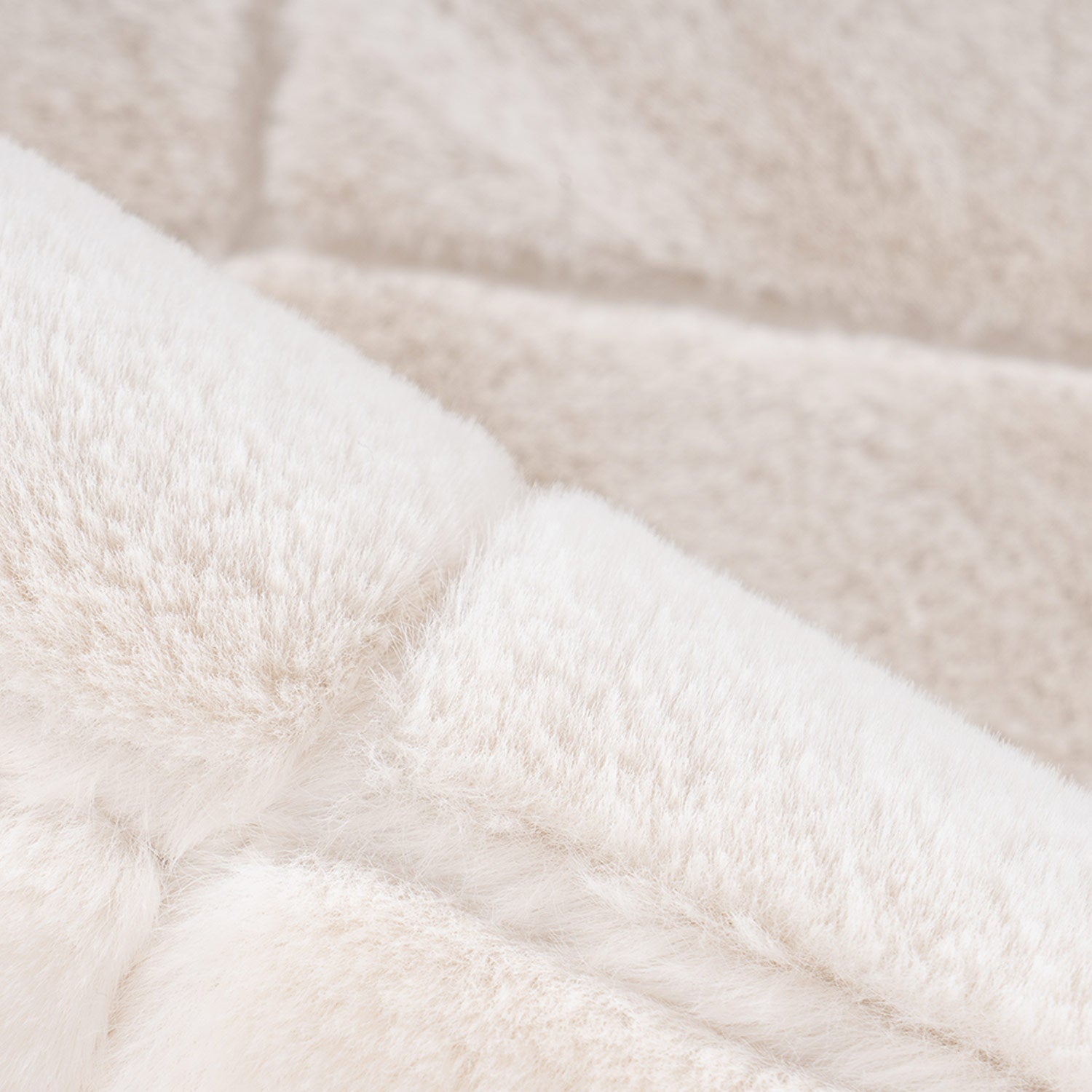 Tapis Super Doux à motif losanges en Relief - Blanc Ivoire – STUDIO DECO