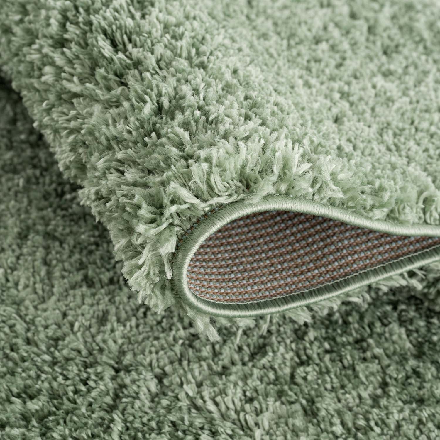 Tapis moelleux à franges tressées - Vert – STUDIO DECO