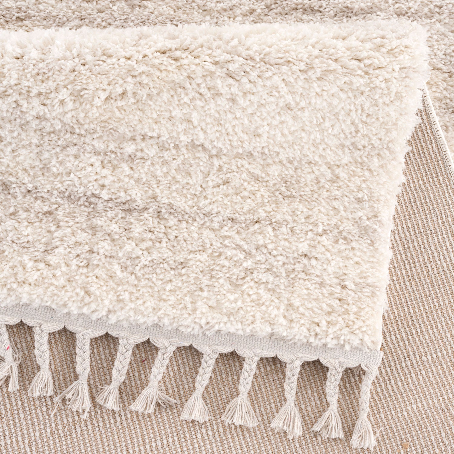 Tapis moelleux chiné à franges tressées - Ecru – STUDIO DECO