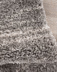 Tapis moelleux chiné à franges tressées - Gris – STUDIO DECO
