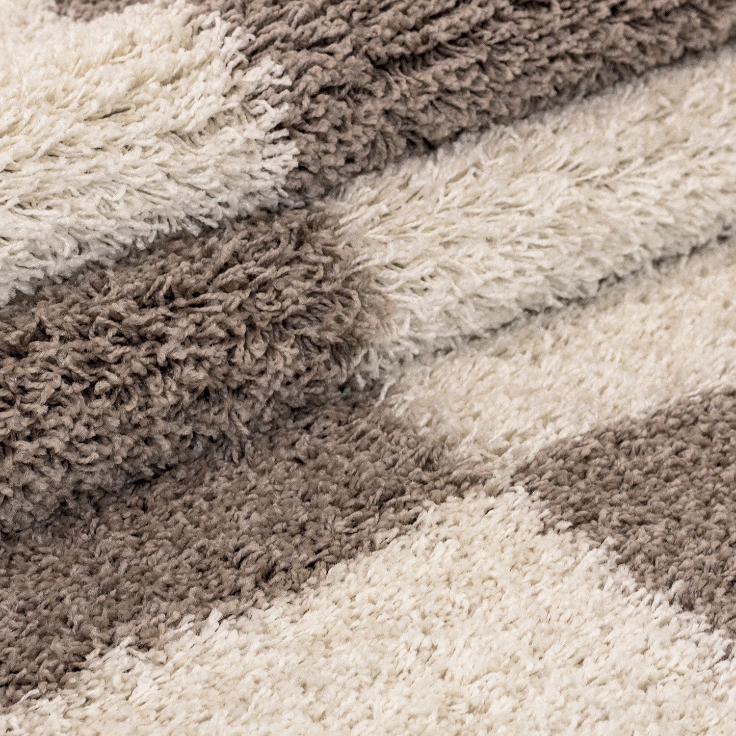 Tapis Shaggy à motifs Traits - Beige et ivoire – STUDIO DECO