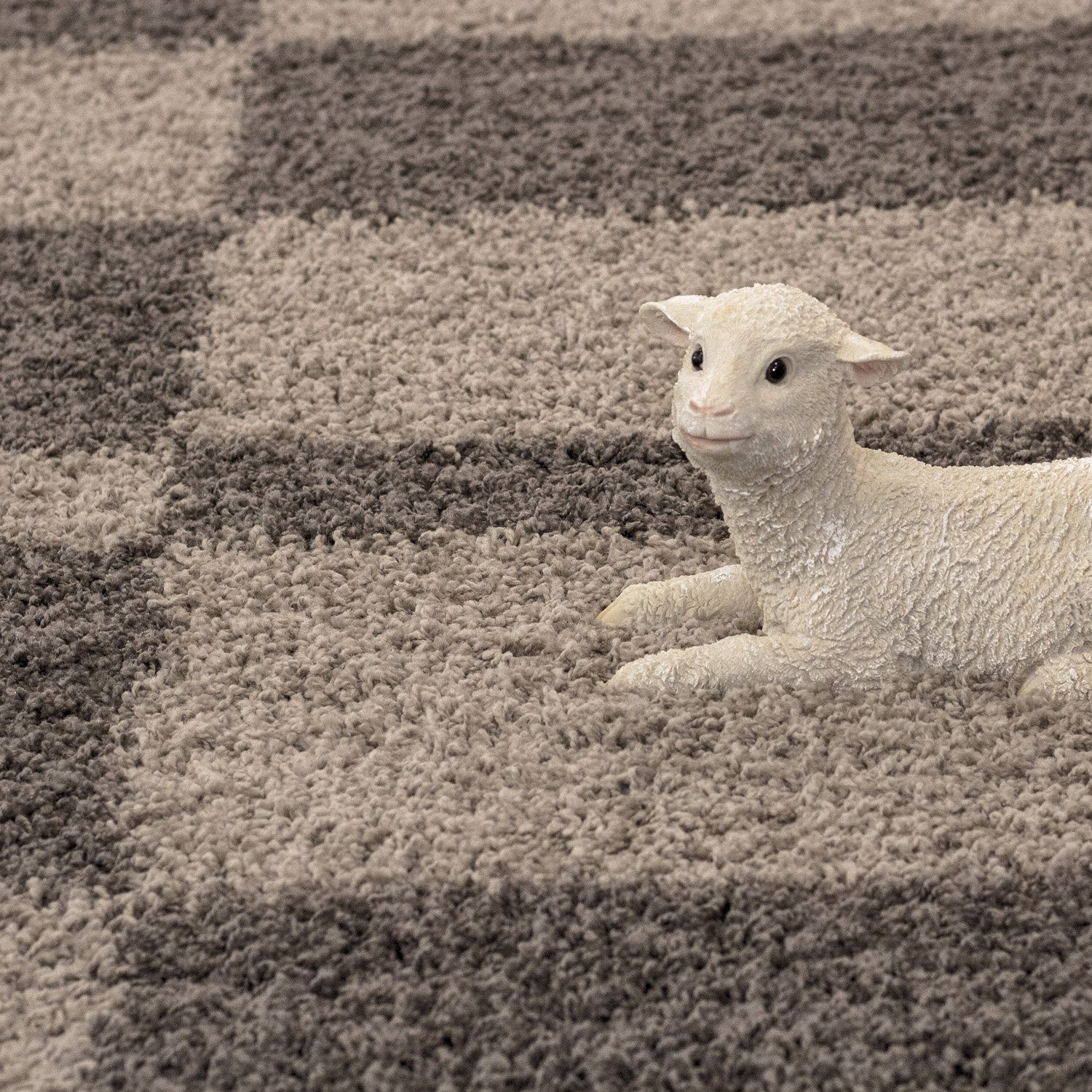 Tapis Shaggy à motifs Traits - Taupe et Beige – STUDIO DECO