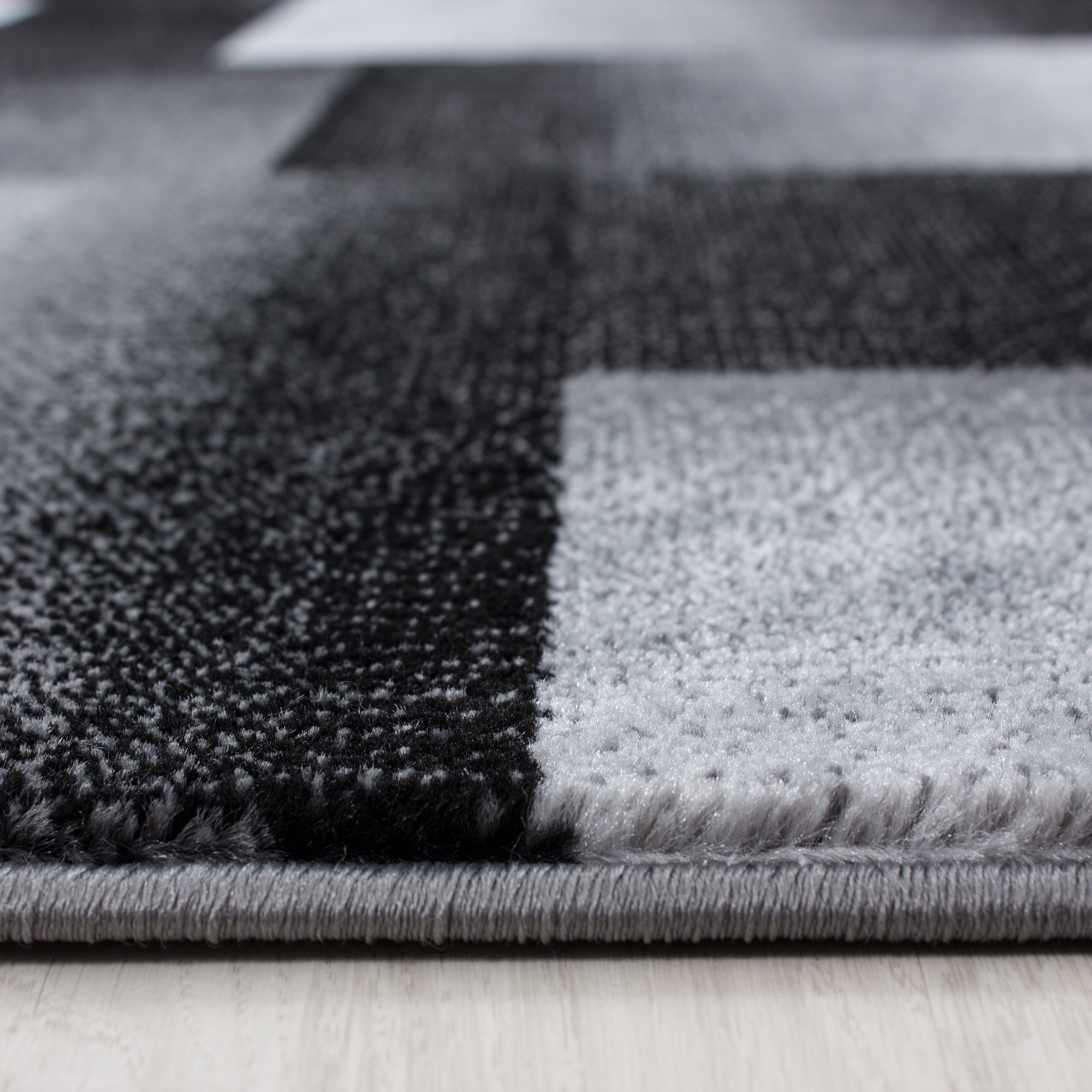 OLD - Tapis à carreaux vintage - Noir et Blanc – STUDIO DECO