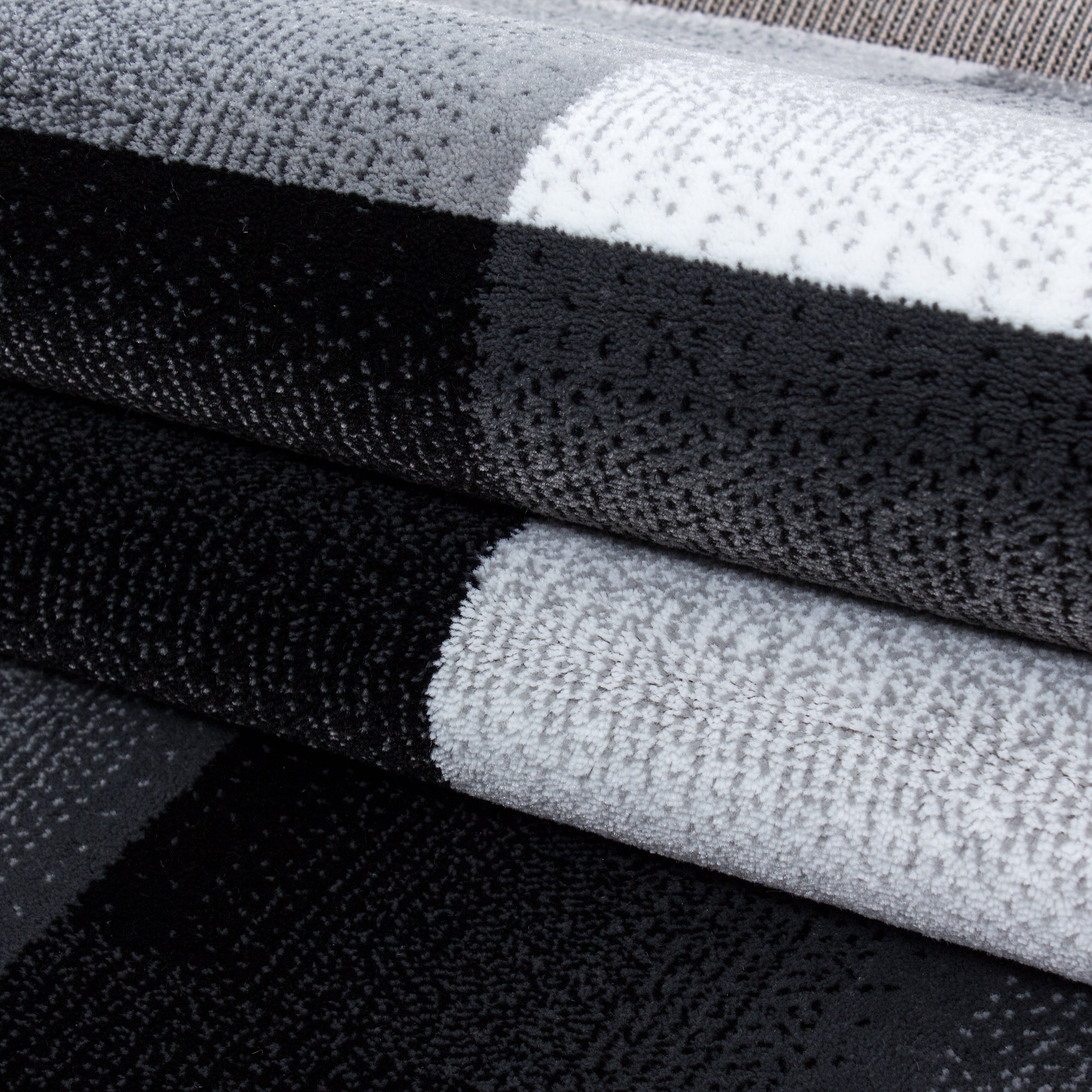 OLD - Tapis à carreaux vintage - Noir et Blanc – STUDIO DECO