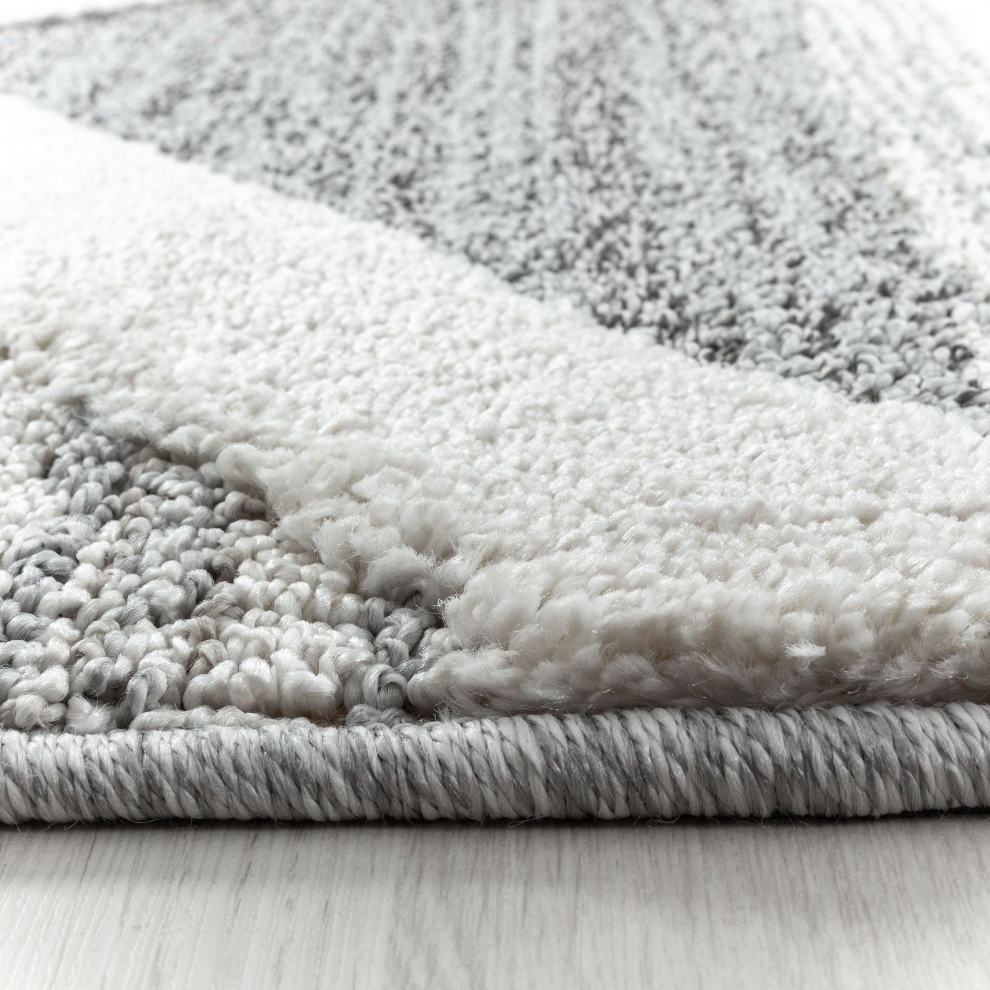 Tapis Berbère à relief TIZAS – STUDIO DECO