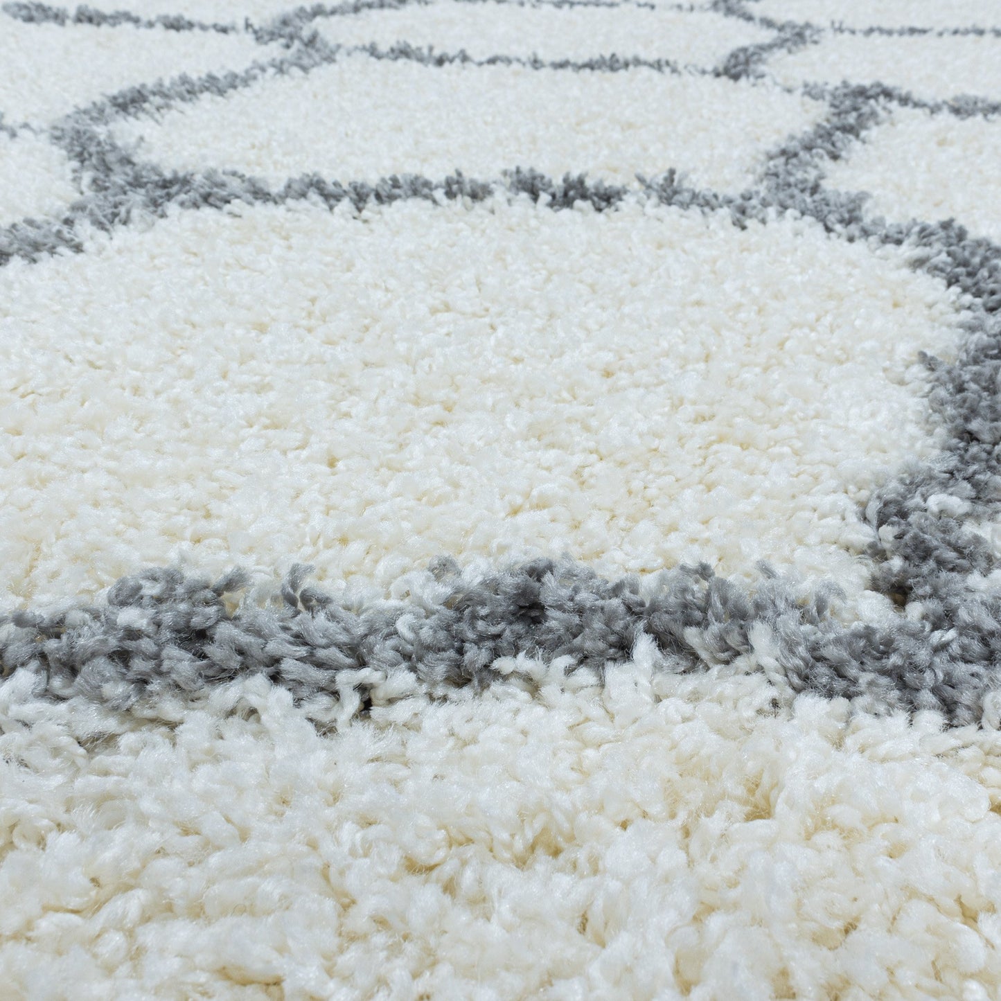 Tapis à poils longs et motifs Alhambra - Blanc et Gris