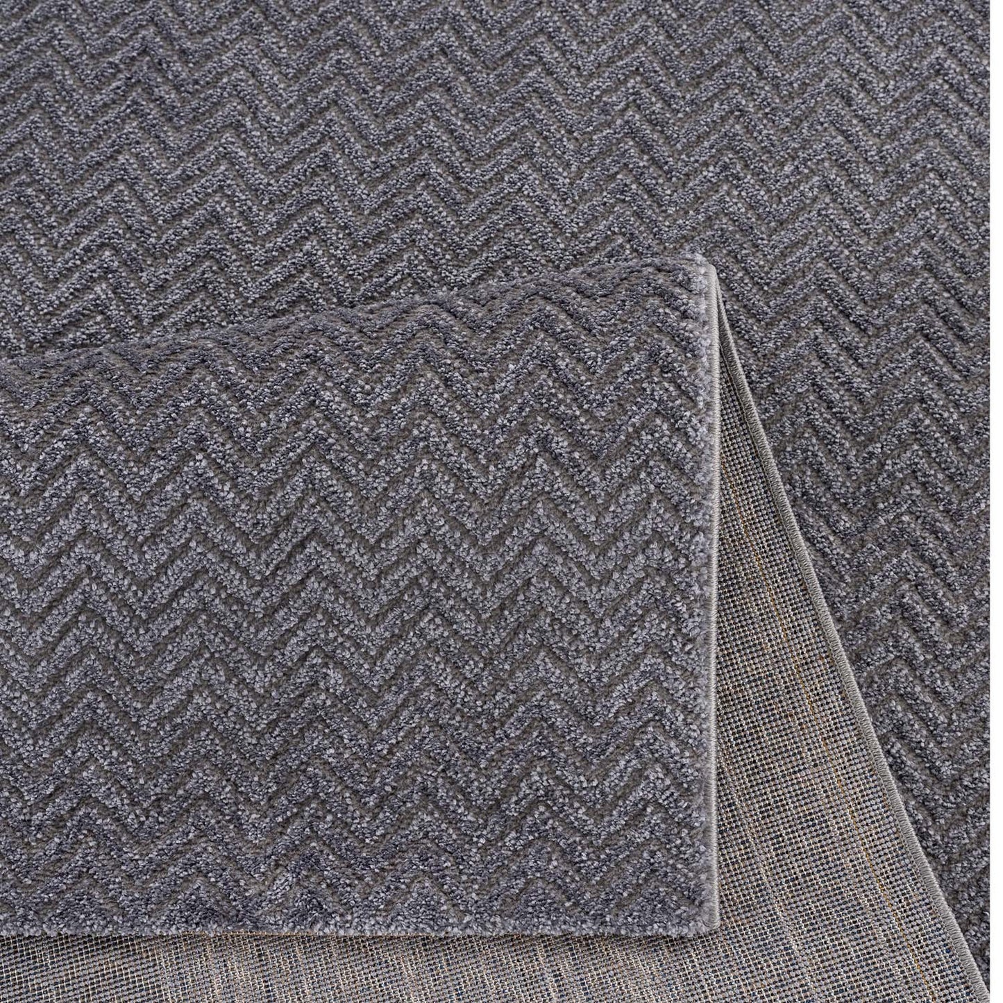 Tapis uni à relief chevrons - Gris