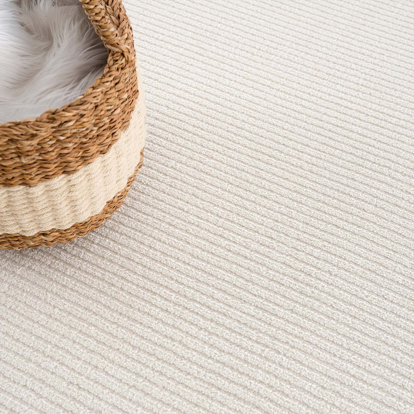 Tapis uni à motifs lignes en relief - Crème