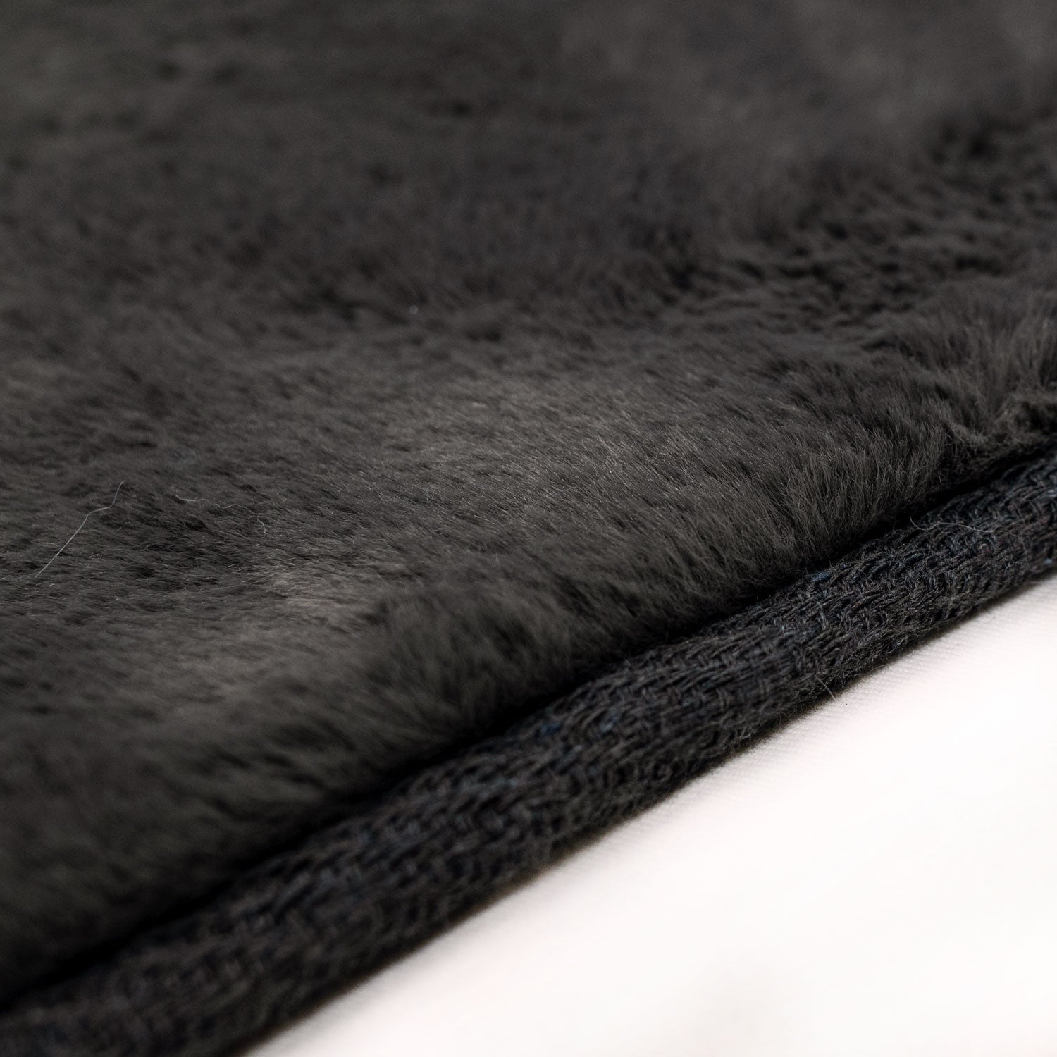 Tapis de Fourrure Velours - Graphite – STUDIO DECO